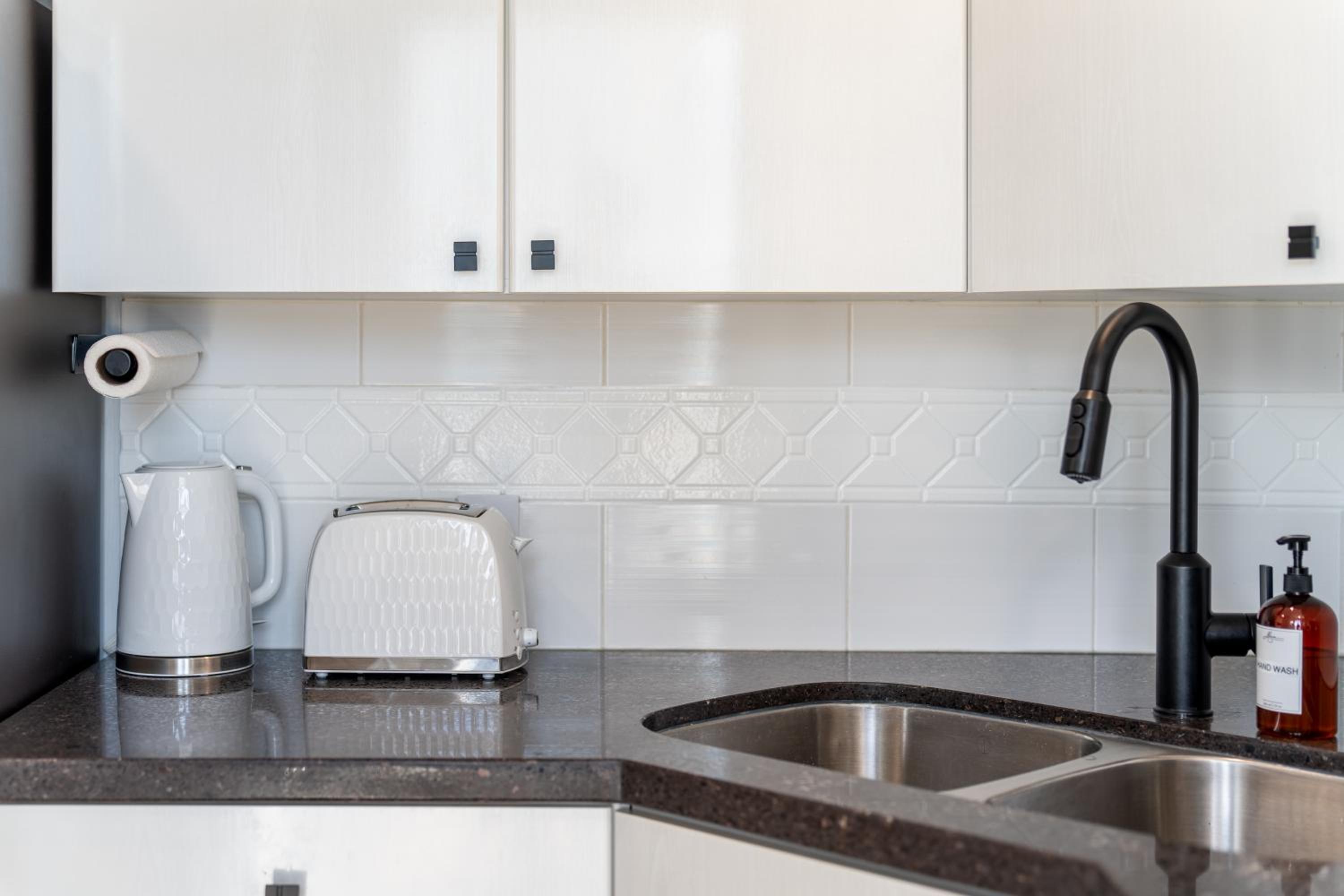 Best Location Downtown Chic Suites