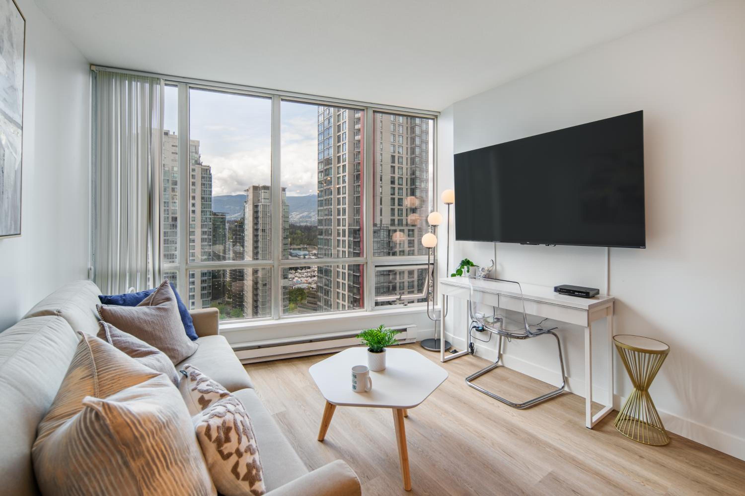 Best Location Downtown Chic Suites