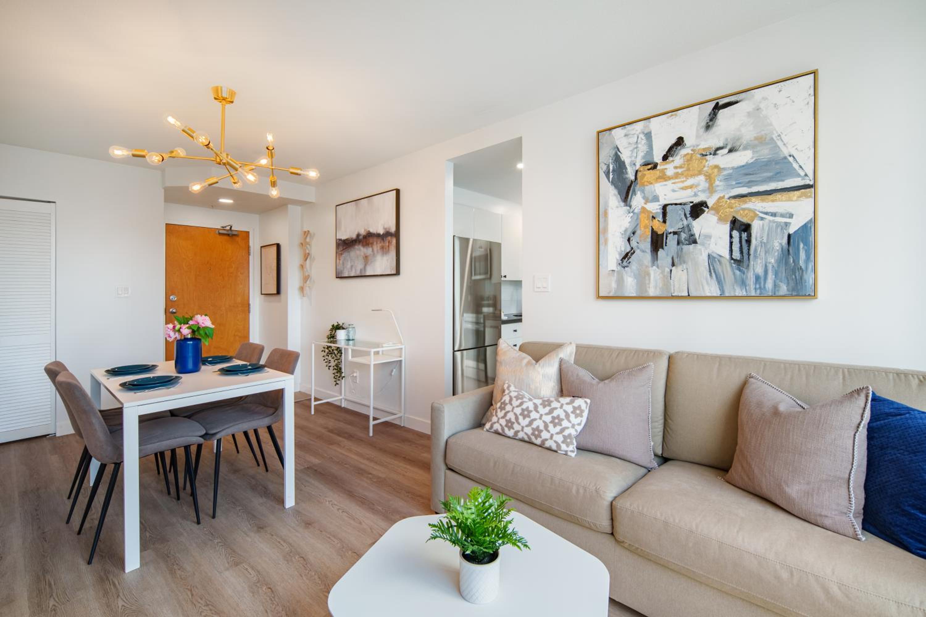 Best Location Downtown Chic Suites