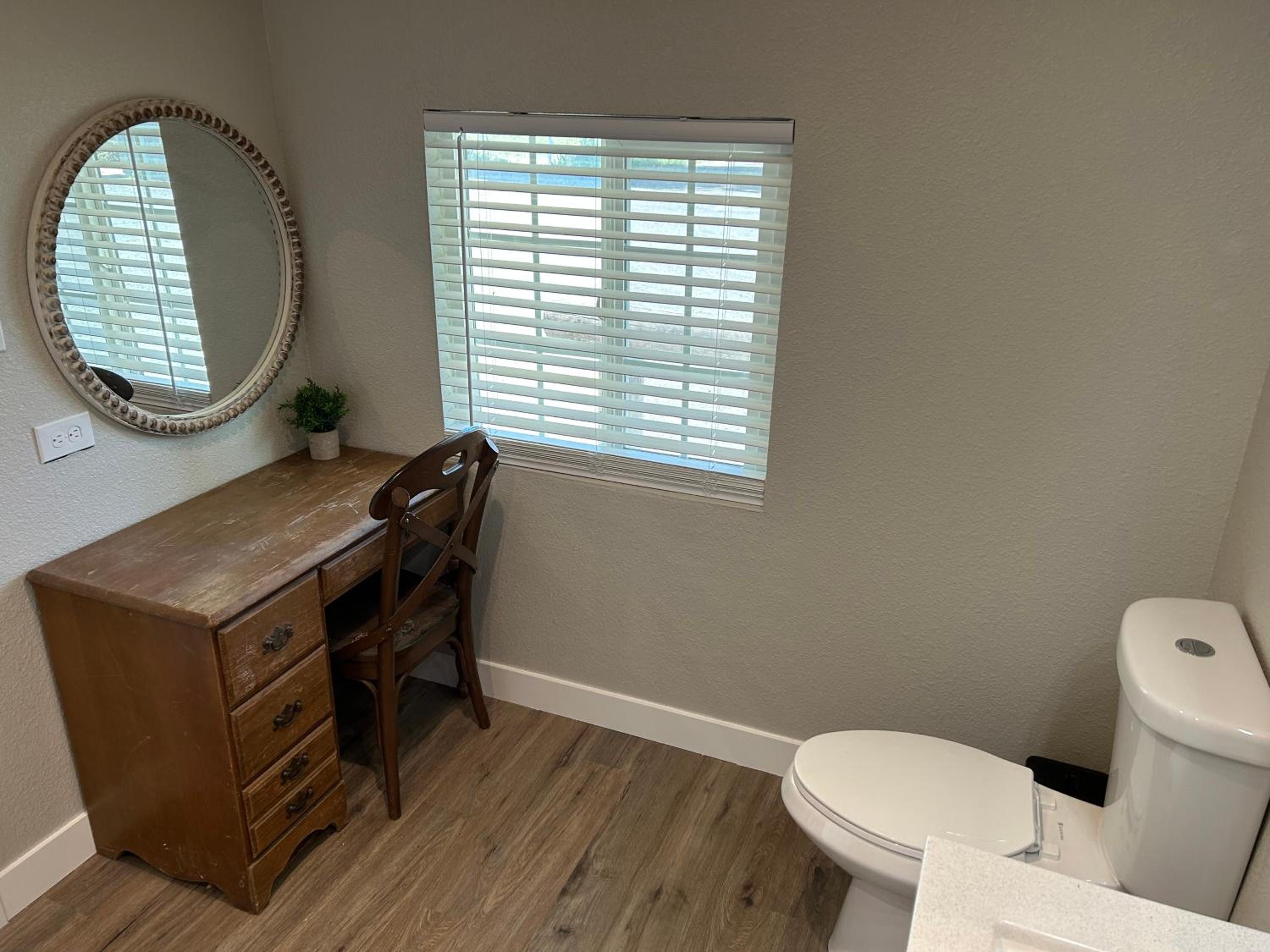 Adorable One Bedroom Cottage view 5