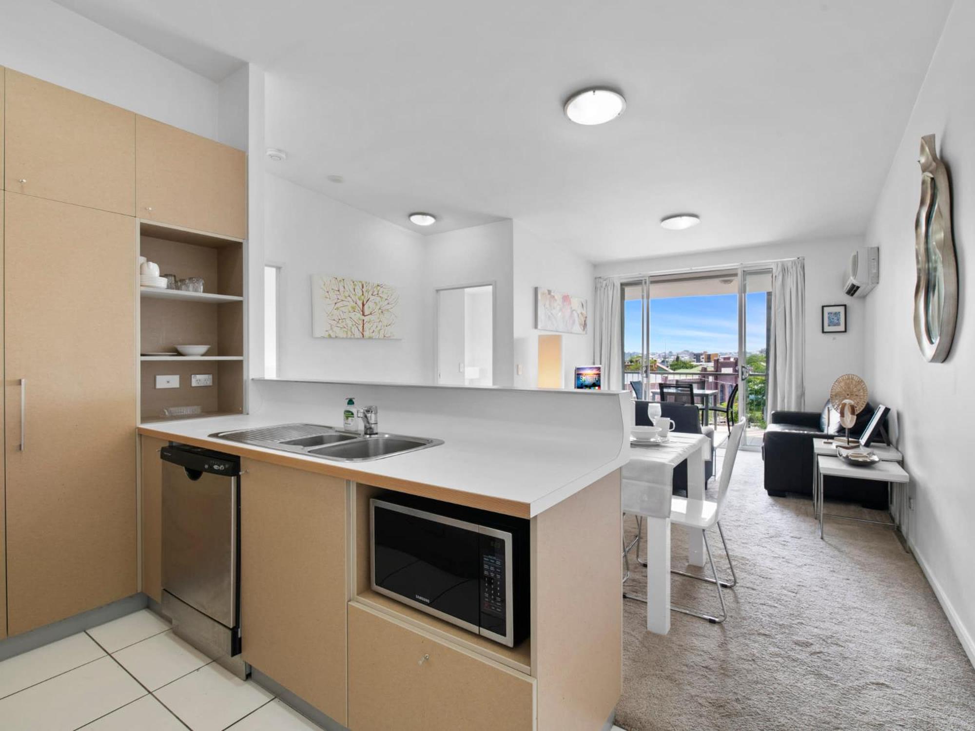 Artsy Destination Compact & Cosy 2 BR Apart at Valley