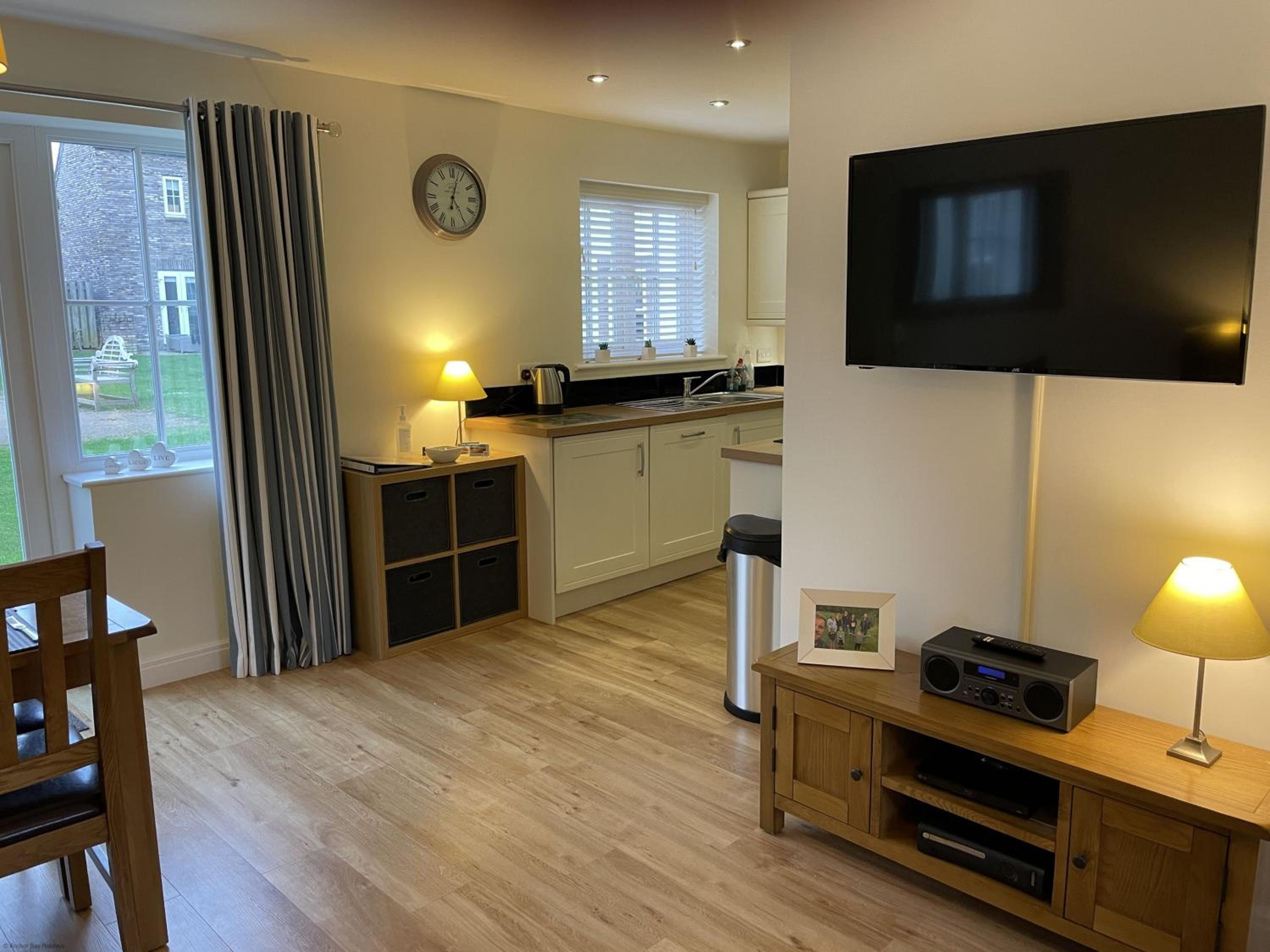 High Tide Cottage - Part of the The Bay Filey Holiday Village with pool, gym and direct beach access, pub, restaurant, tennis and meadows walks