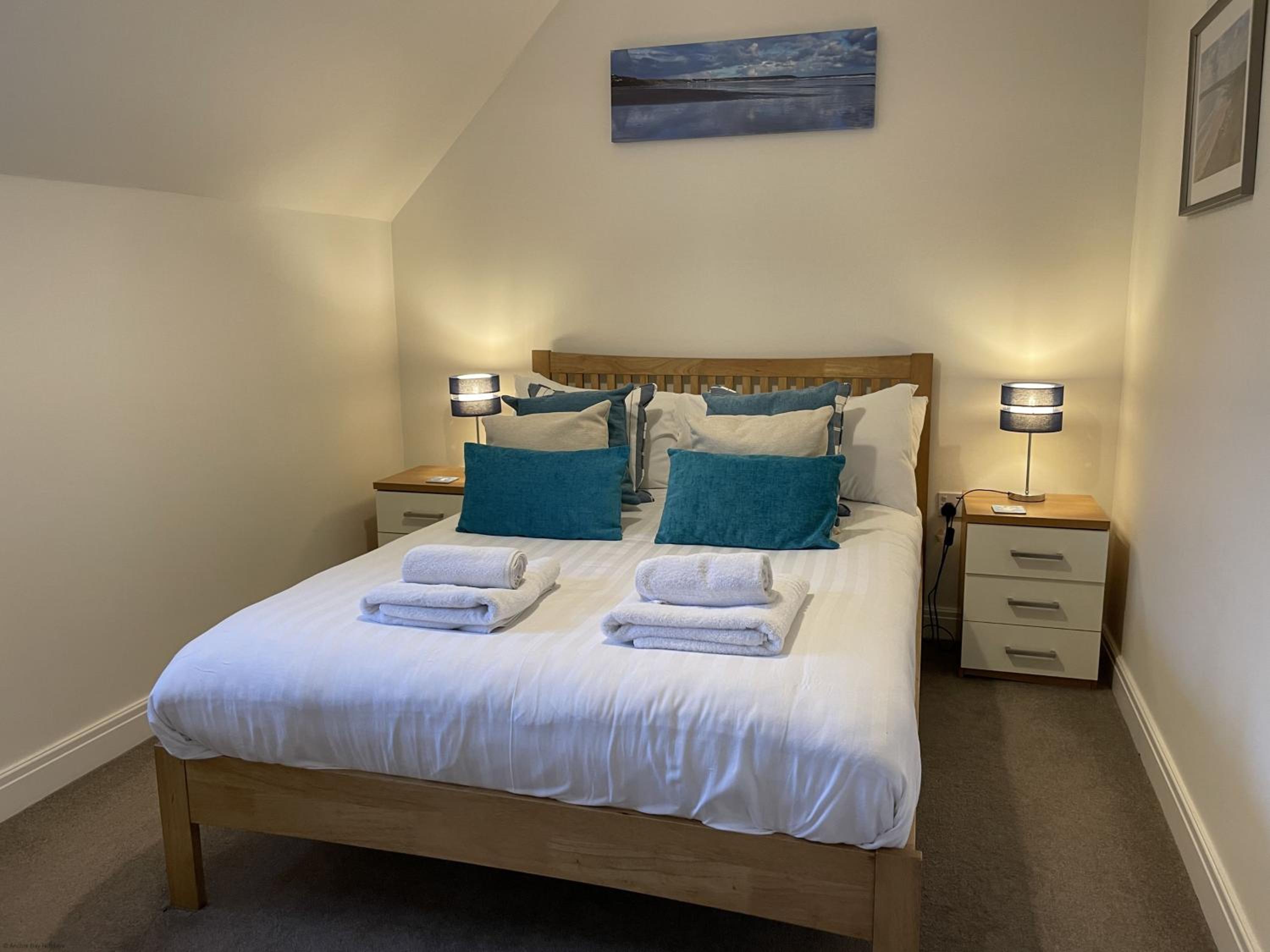 High Tide Cottage - Part of the The Bay Filey Holiday Village with pool, gym and direct beach access, pub, restaurant, tennis and meadows walks