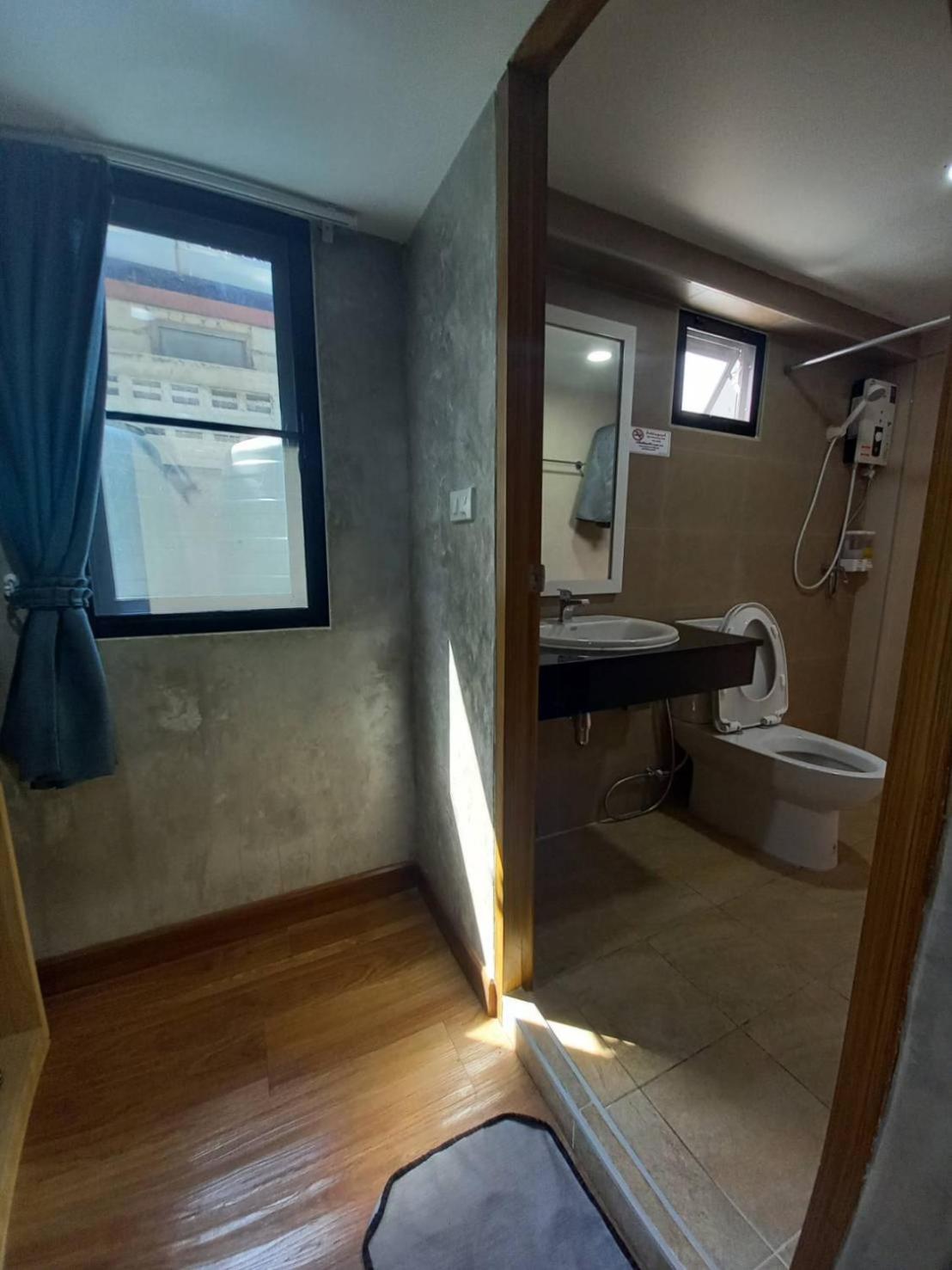 BURI Hotel And Hostel