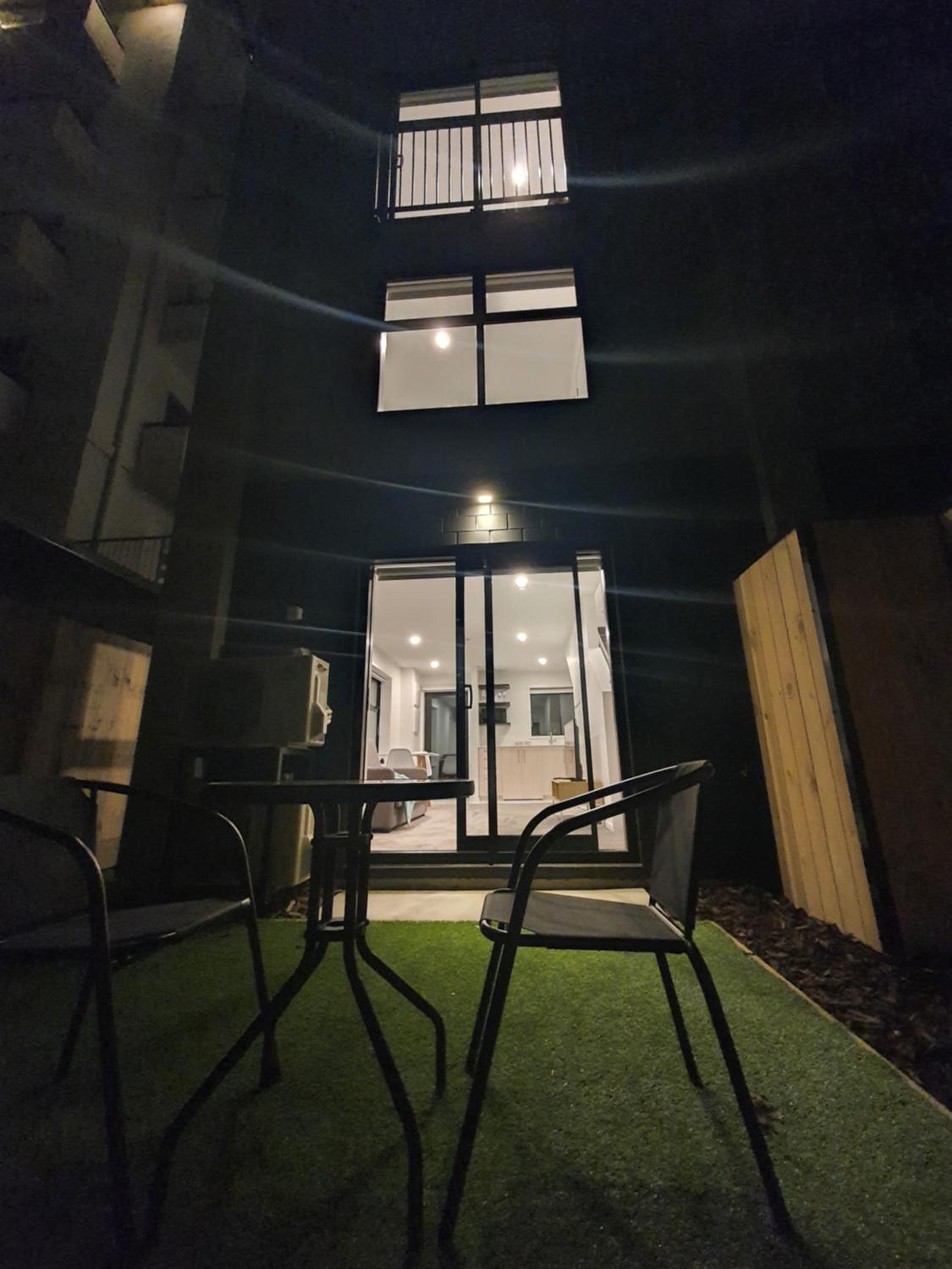 Modern CBD, Walk to Te Pae, Across from Casino, FREE Parking view 3