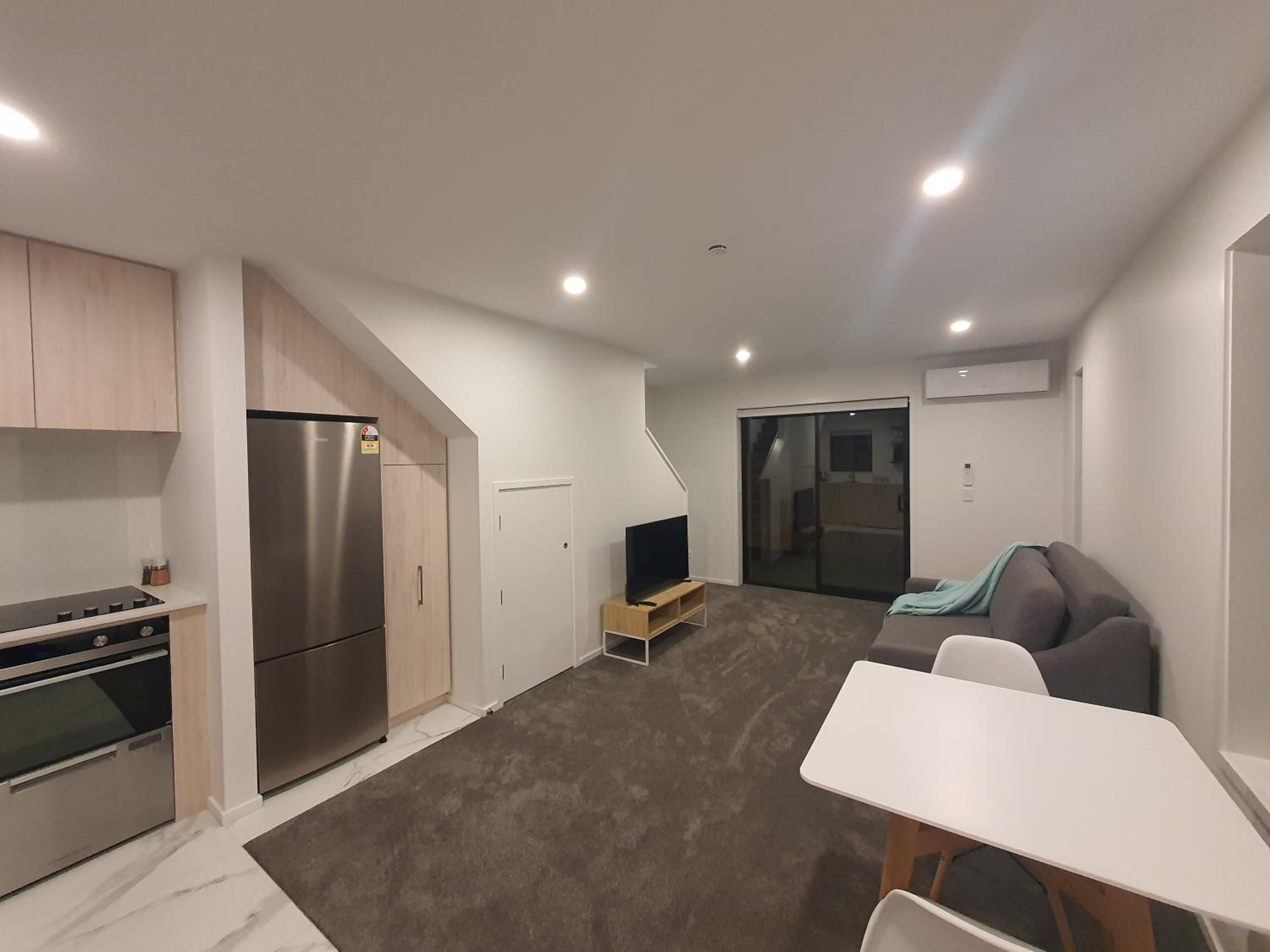 Modern CBD, Walk to Te Pae, Across from Casino, FREE Parking view 5