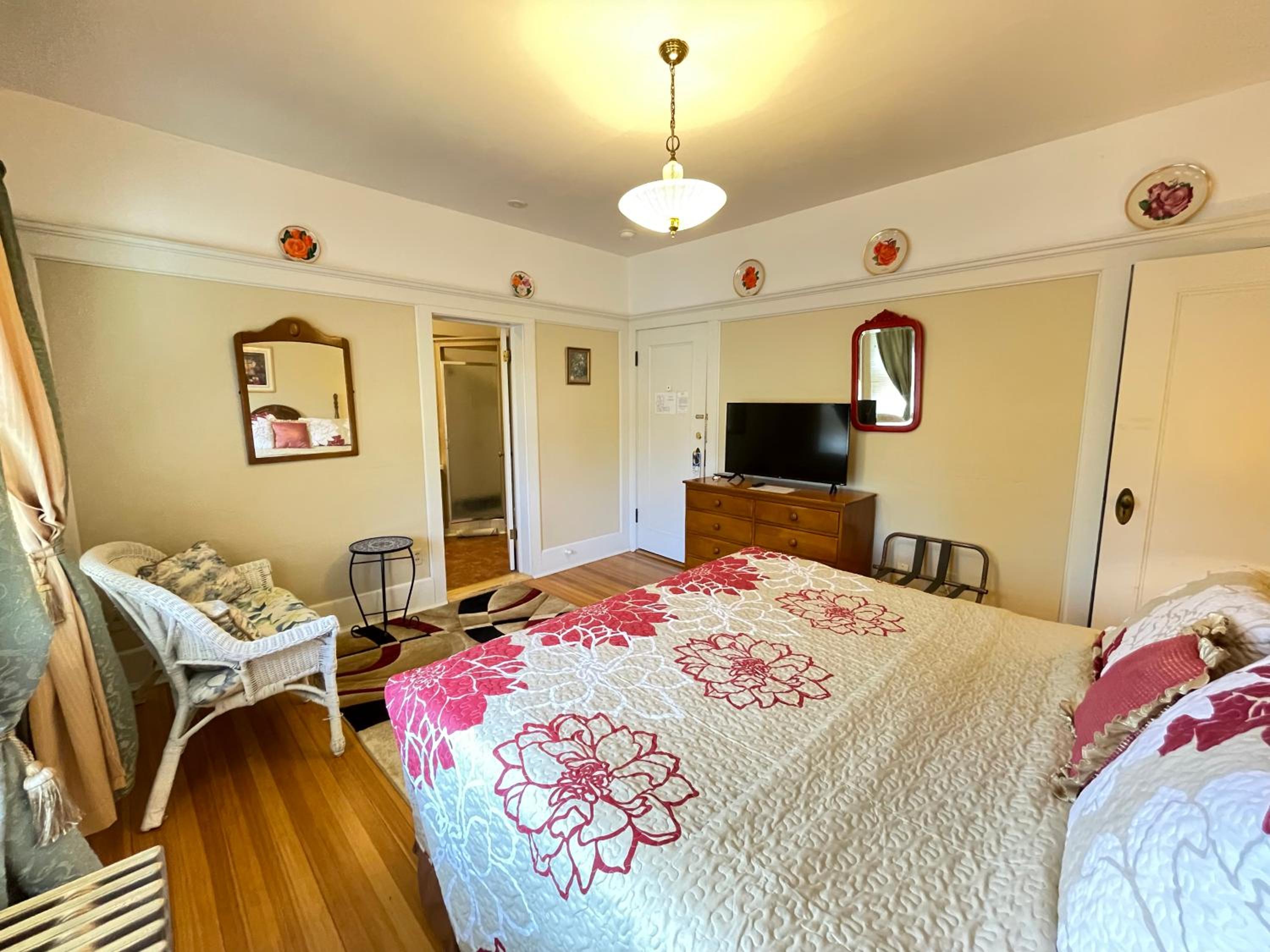 White Rose Inns & Motel