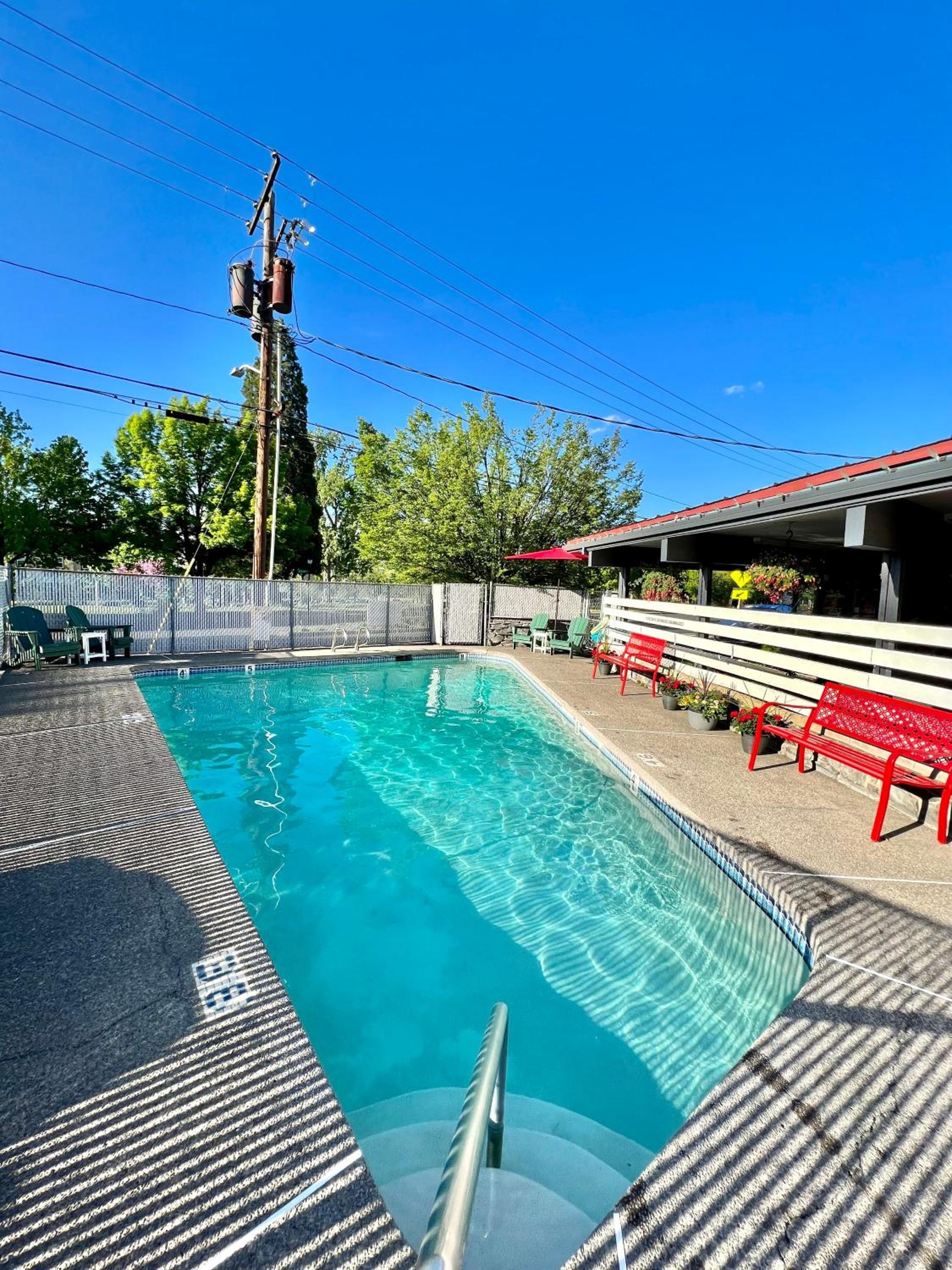 Ashland Vacations - Timbers INN and Suites - Property Image 25