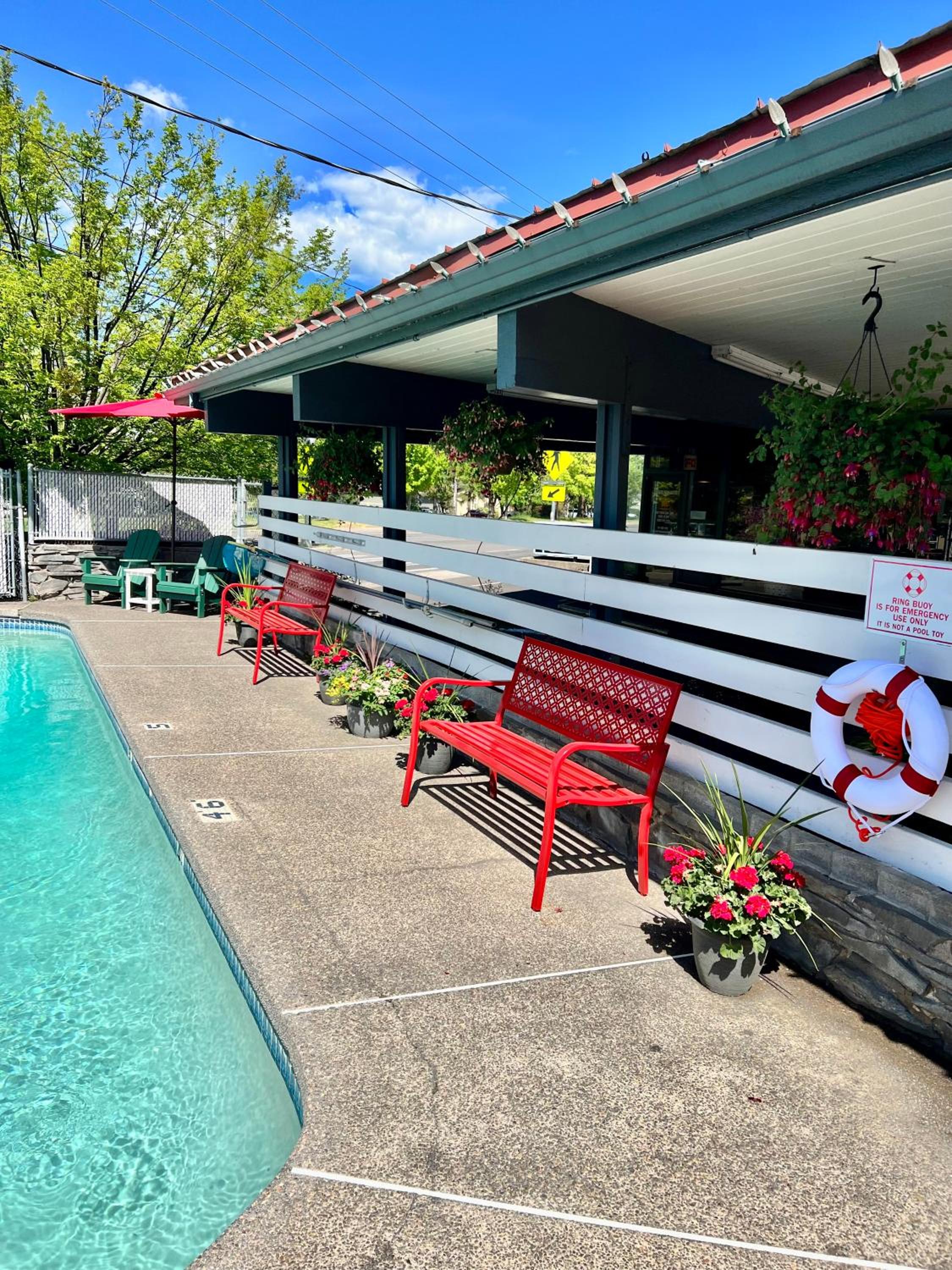 Ashland Vacations - Timbers INN and Suites - Property Image 22