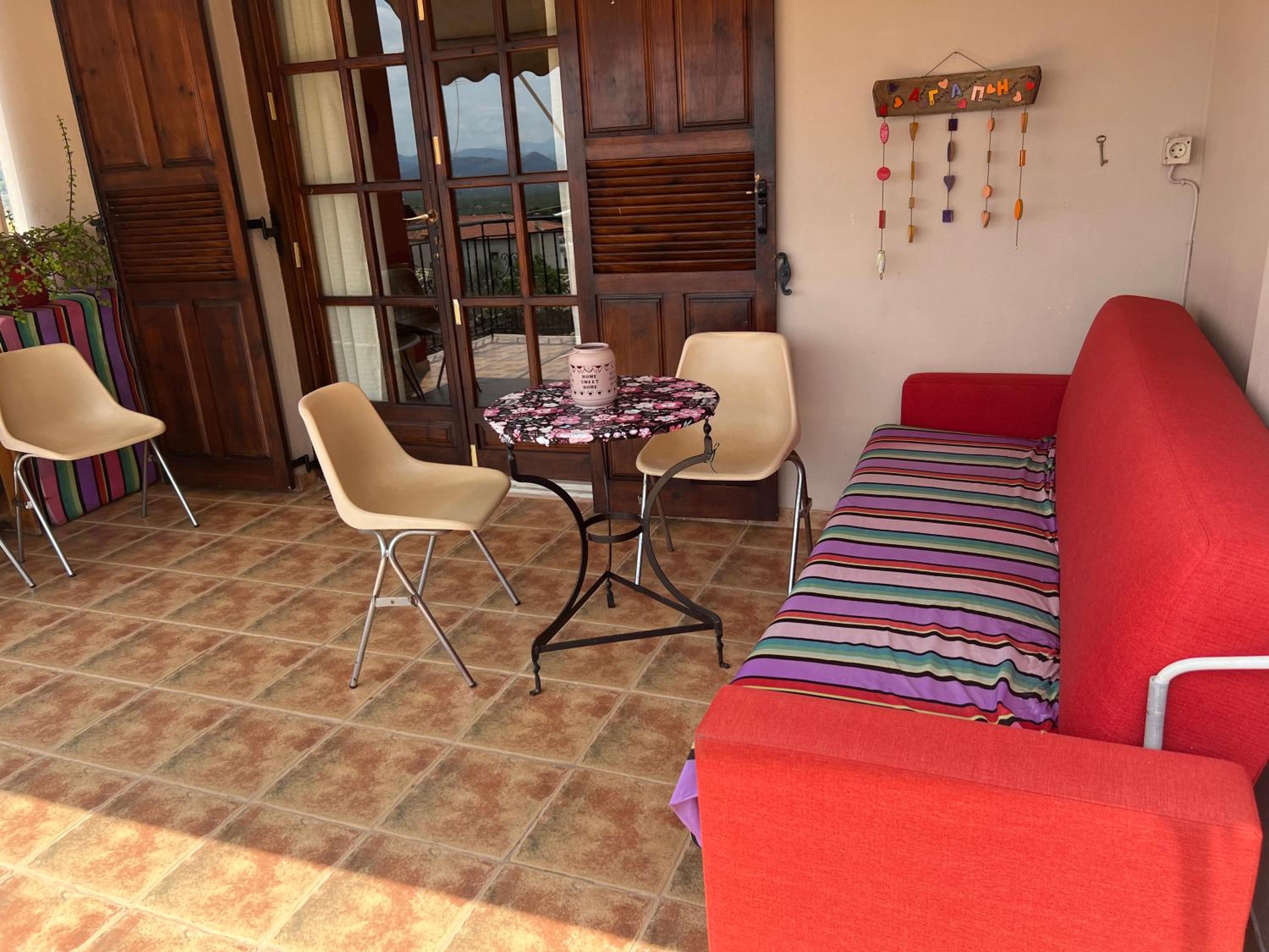 Sunny house at ancient Mycenae, close to Nafplio!