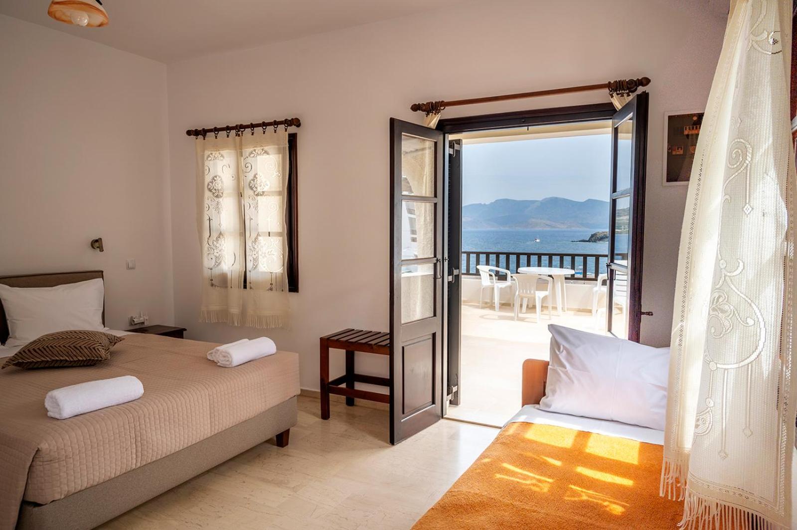 Pelagos Seafront Accommodation - Maria view 4