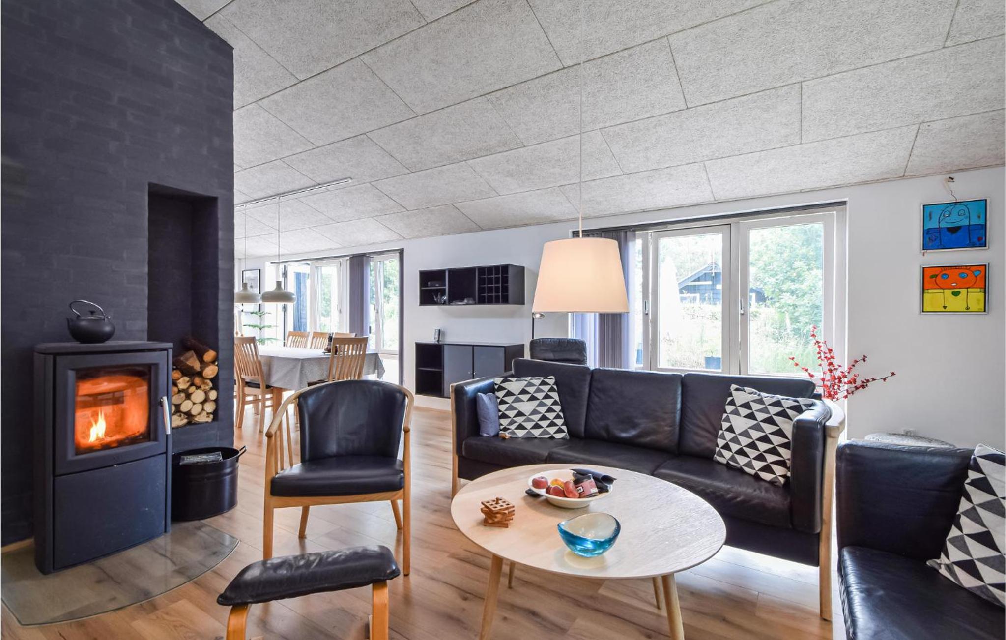 3 Bedroom Beautiful Home In Fårvang view 4