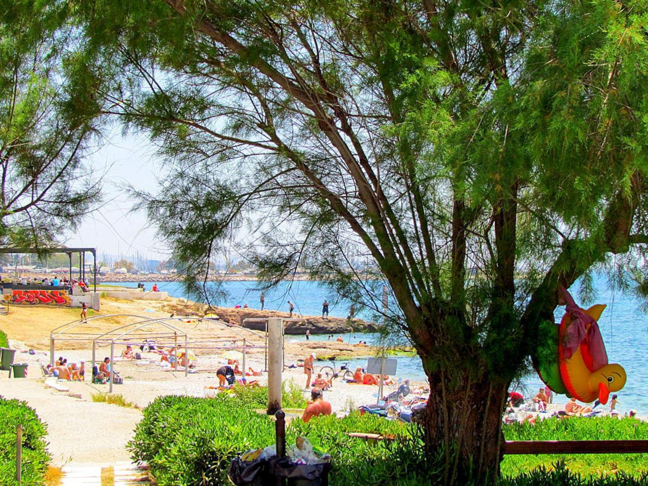 Athens Stylish apt next to the beach and port