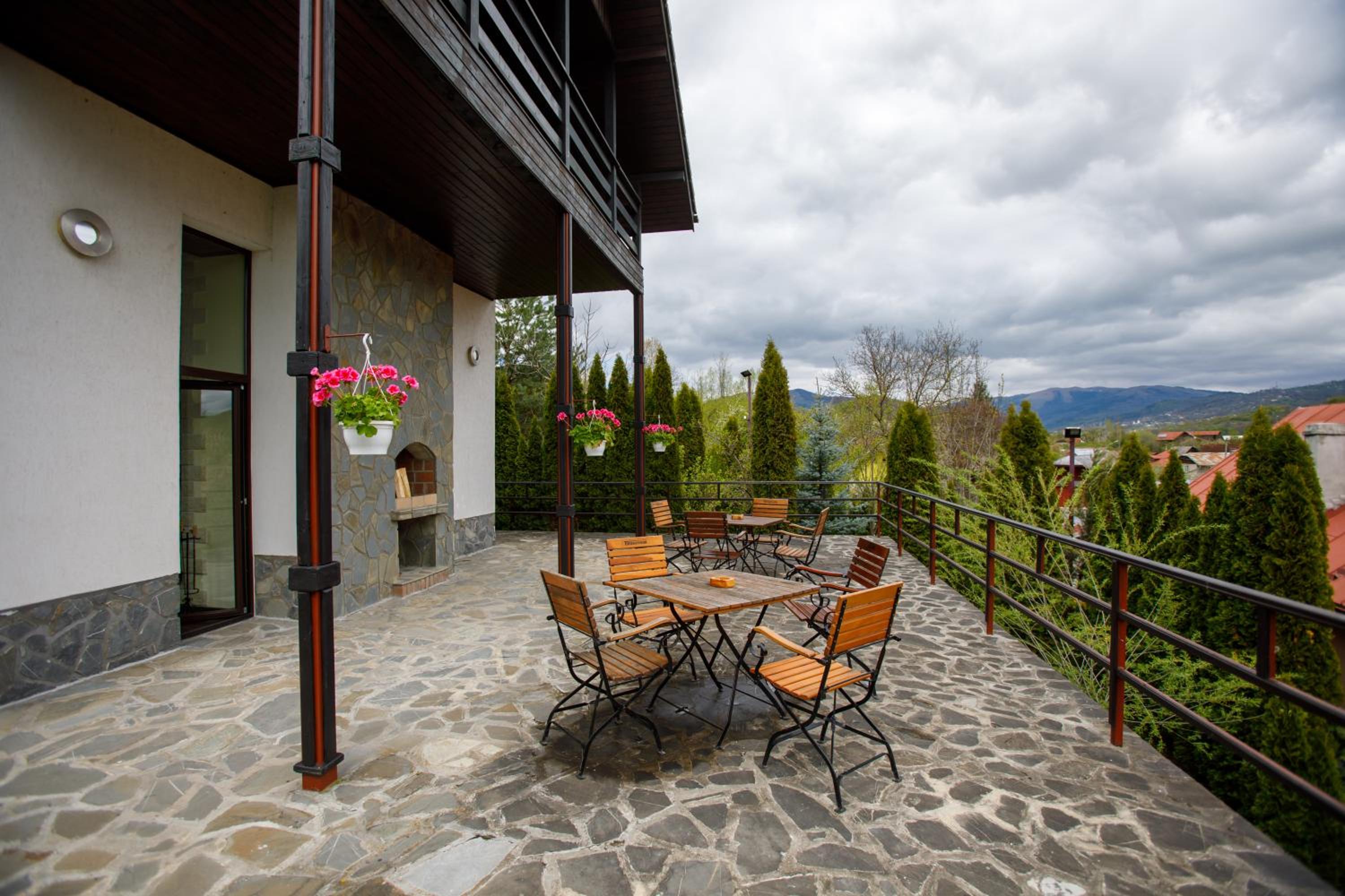 Casa Ella Breaza view 2