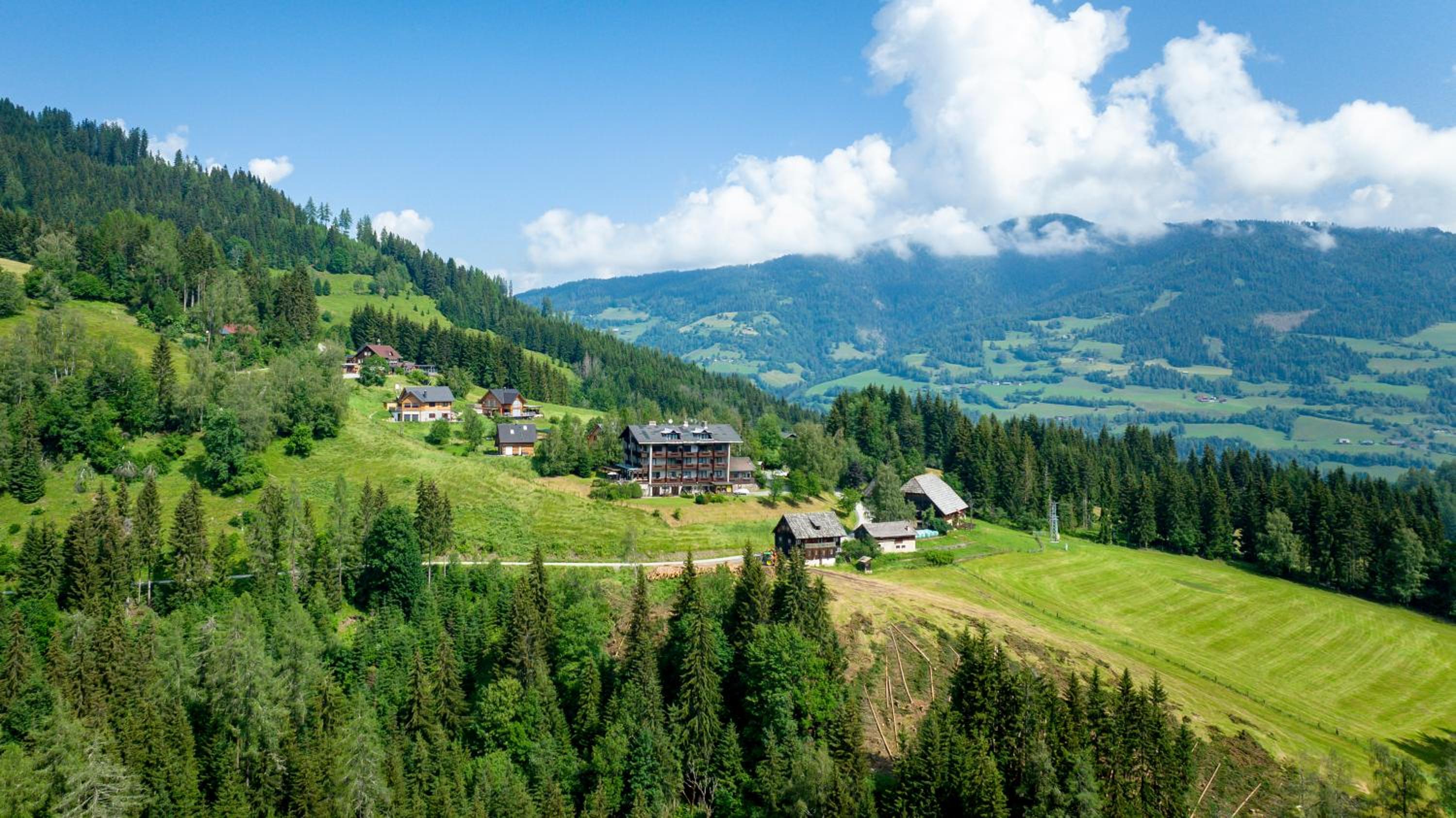 Bergkristall Ruhe und Aussicht auf 1100m