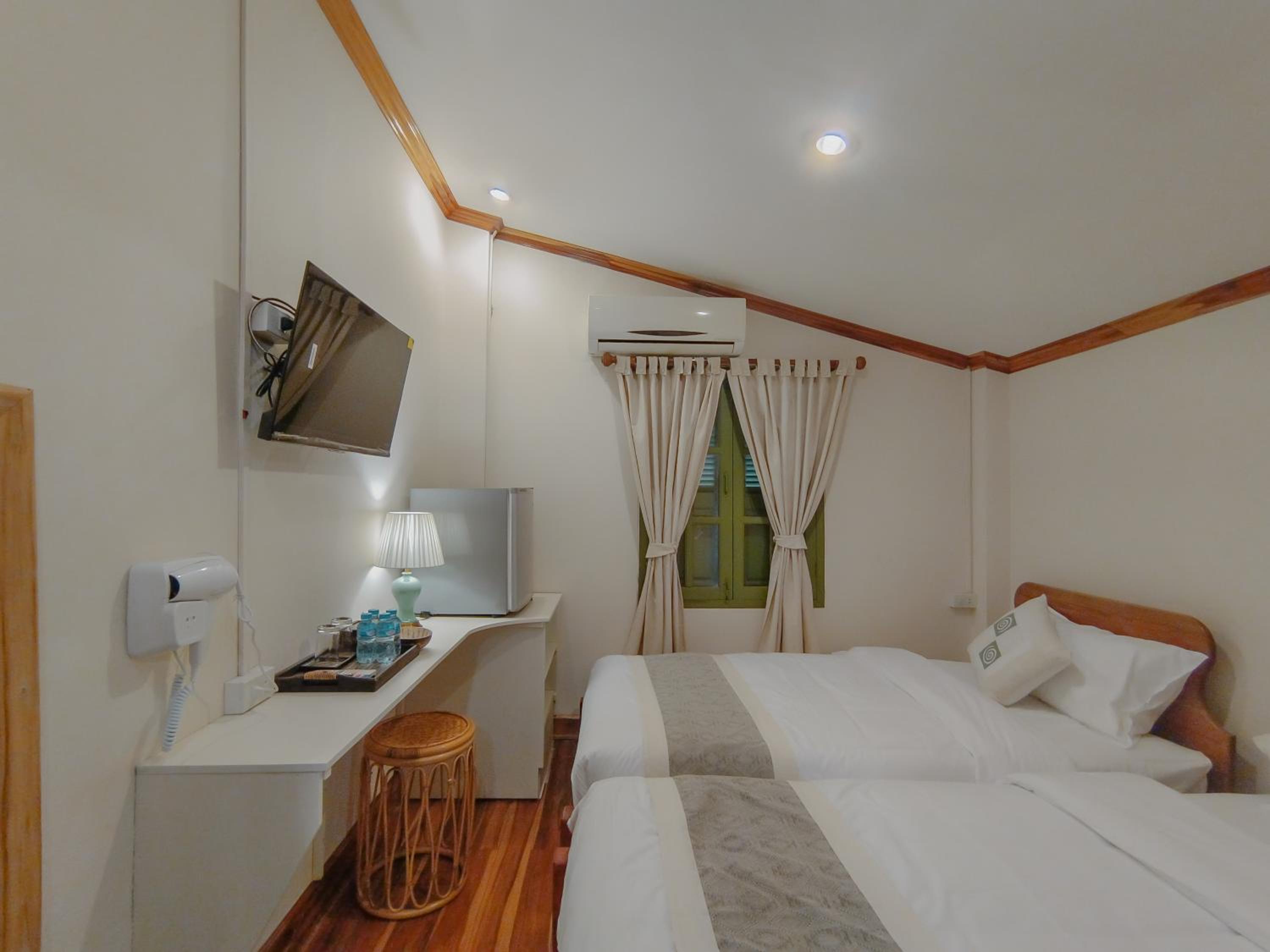 Barn Laos Luangprabang Hostel
