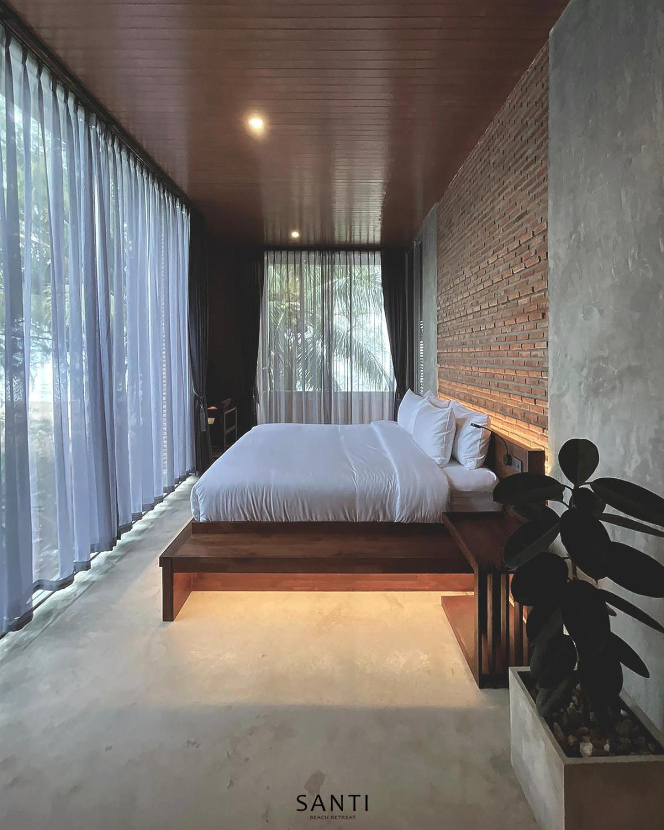 SANTI beach retreat