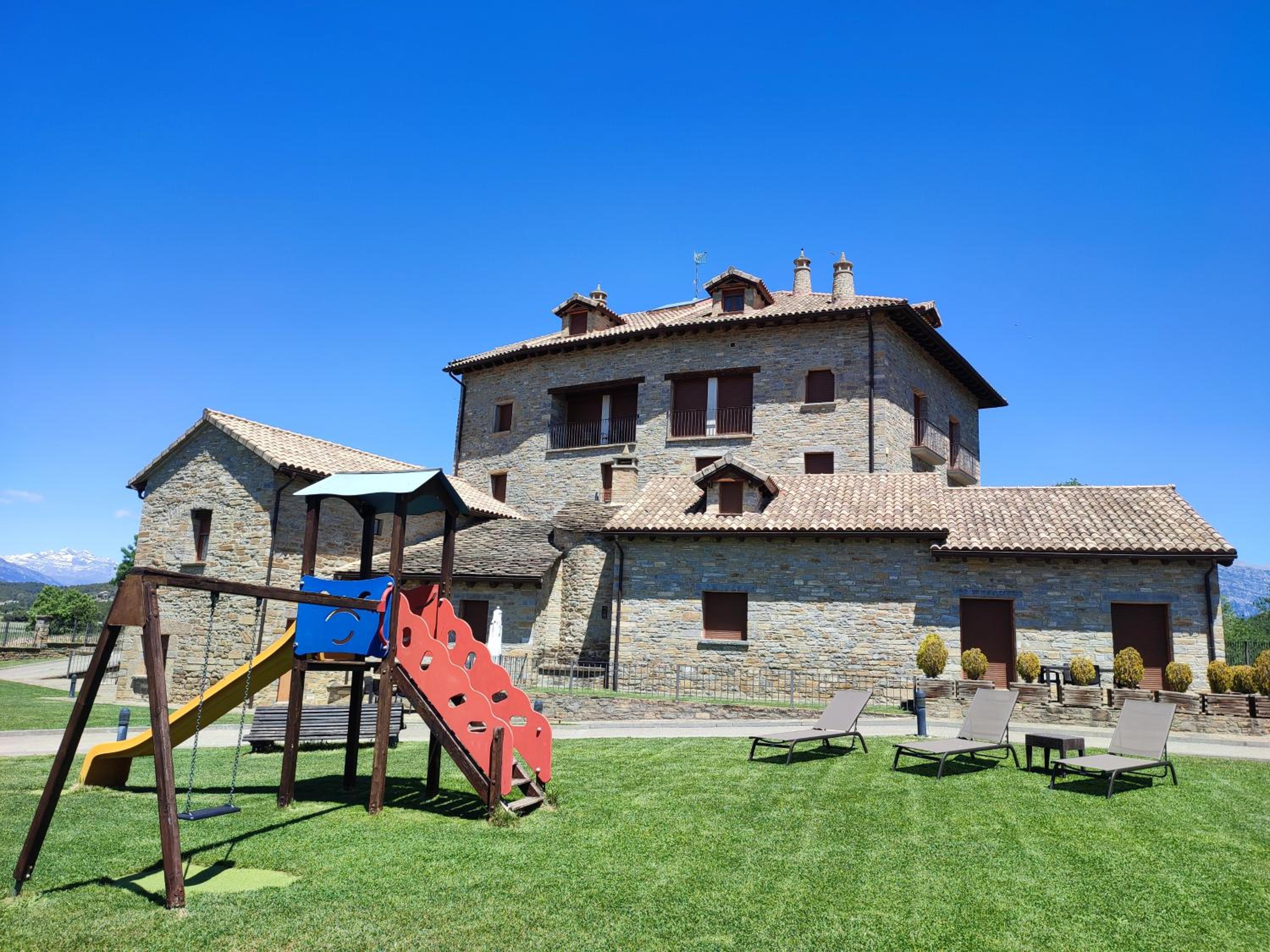 Casas Pirineo, Ainsa
