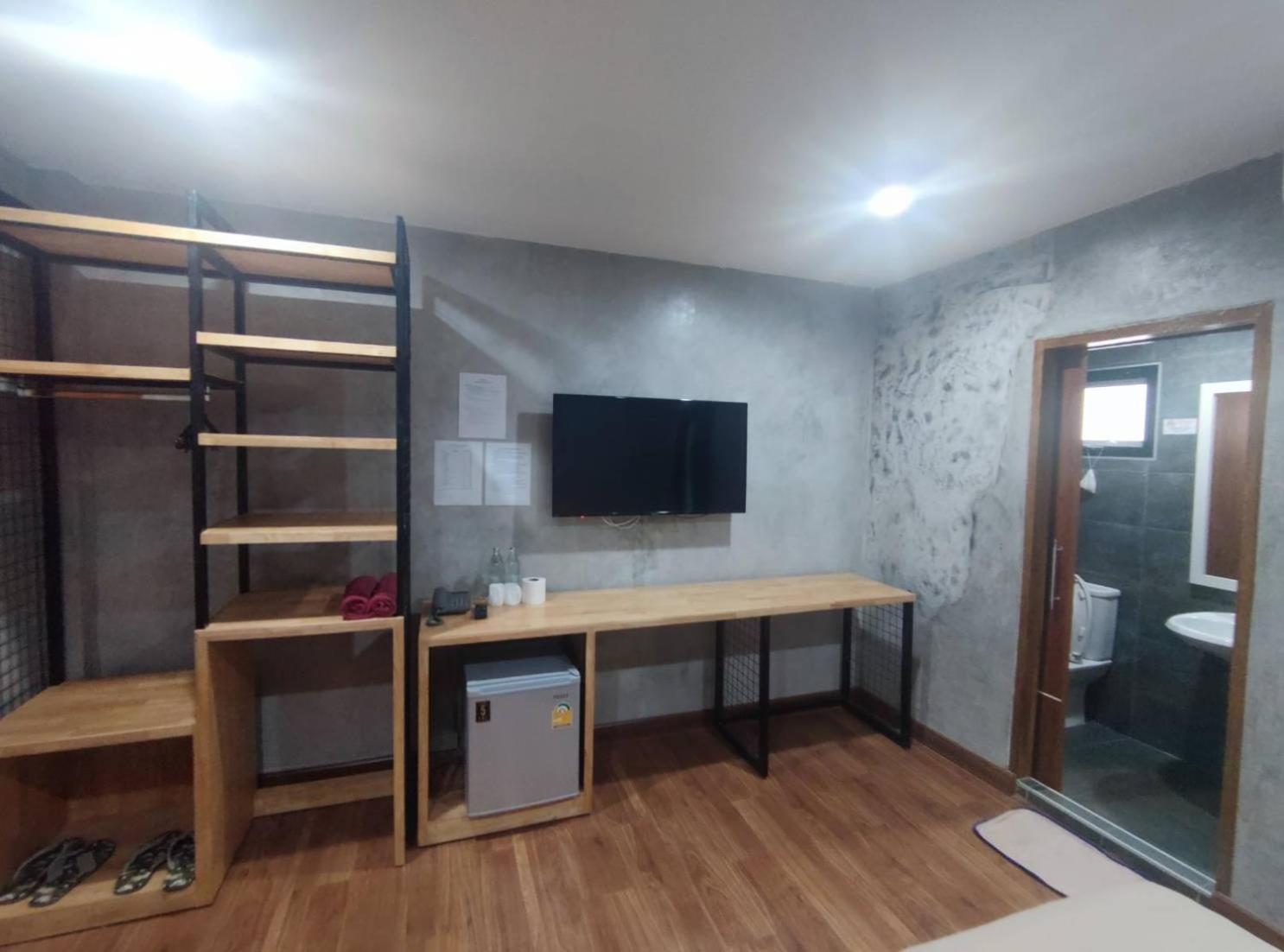 BURI Hotel And Hostel