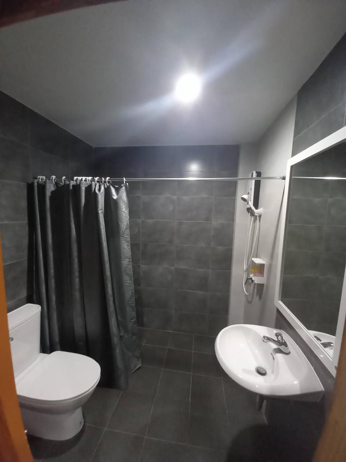 BURI Hotel And Hostel