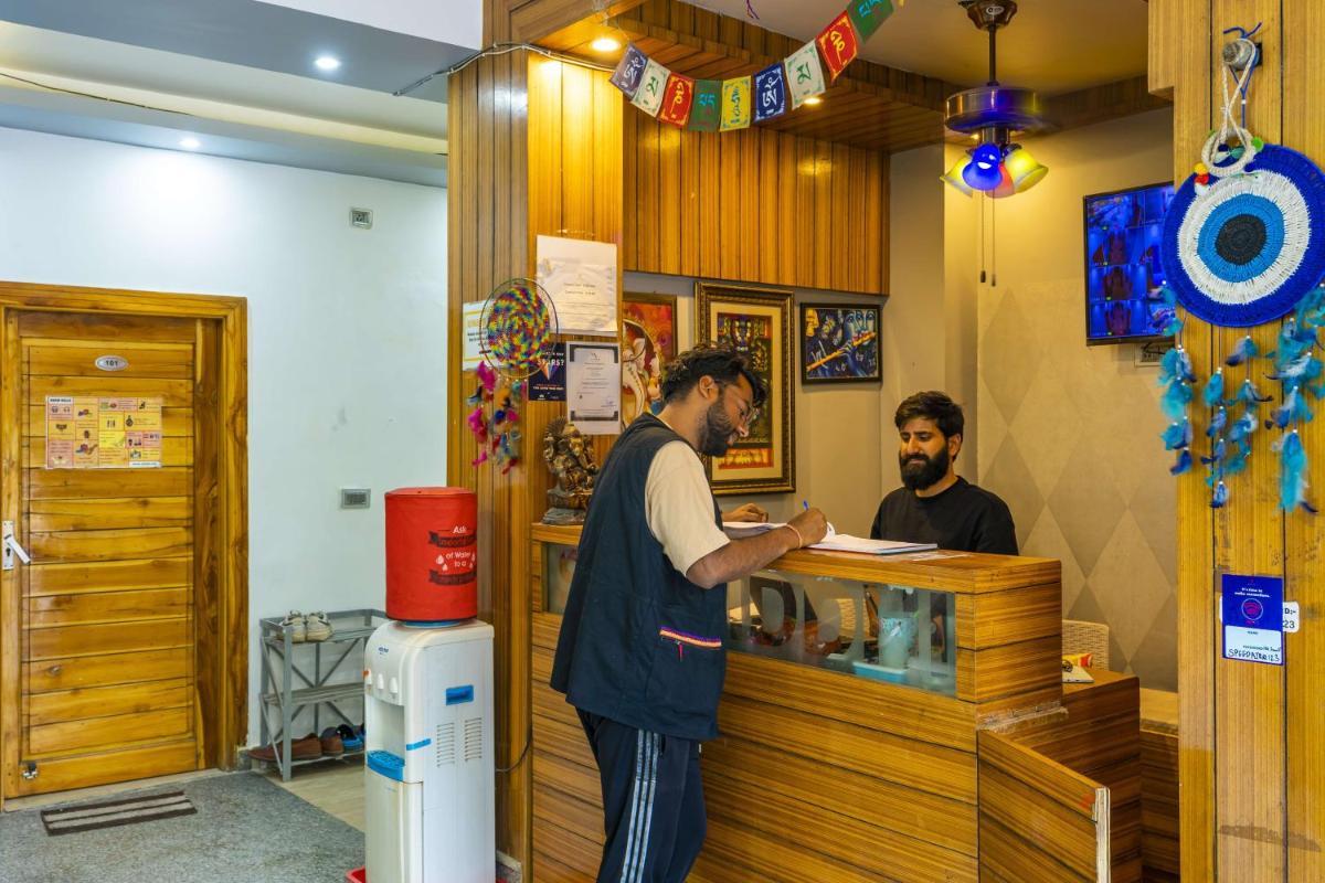 Zostel Rishikesh, Tapovan view 2