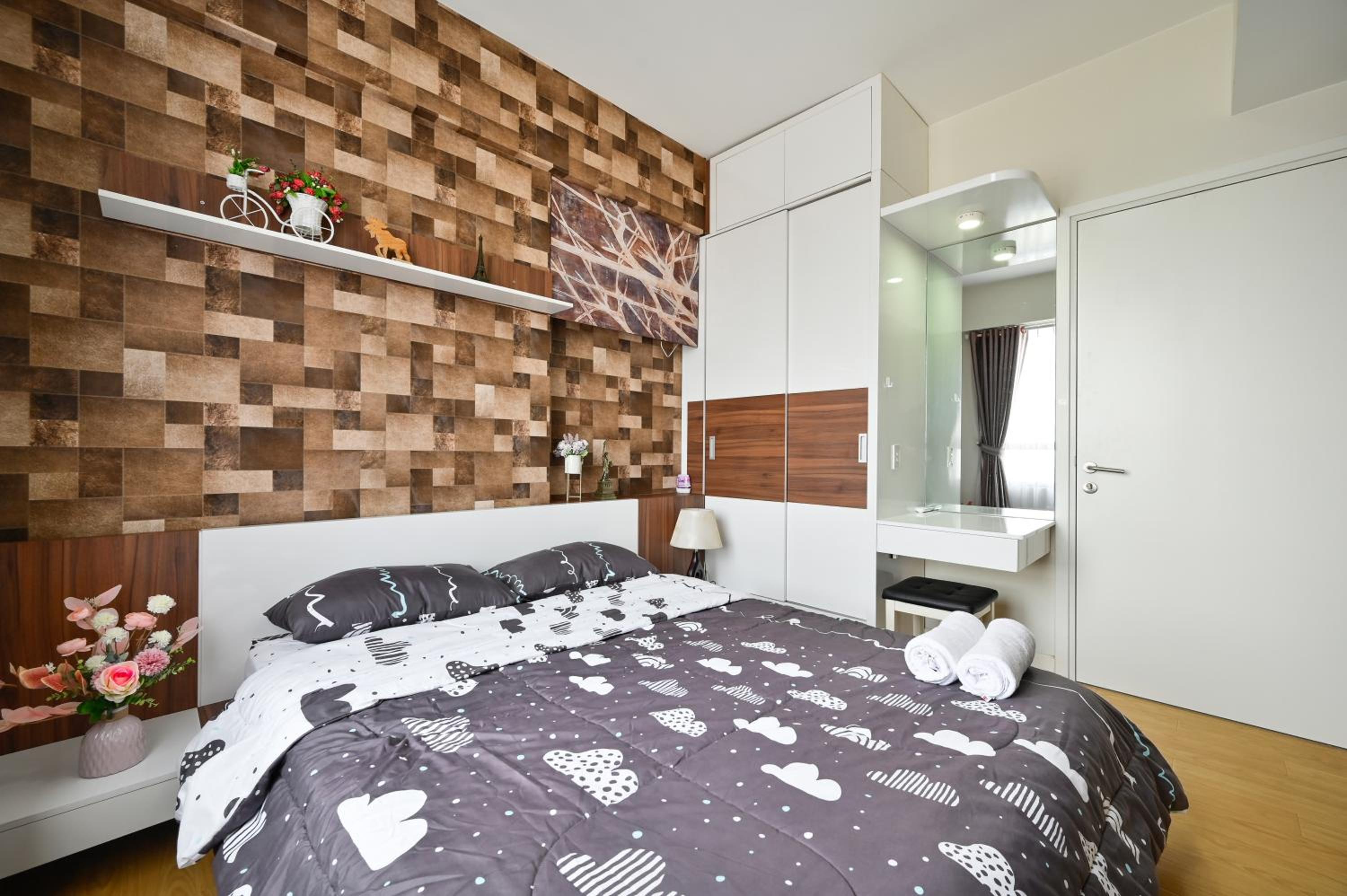 Landmark View 2 bedrooms condo in T1 Masteri Thao Dien, Fully Furnished With Full Amenities