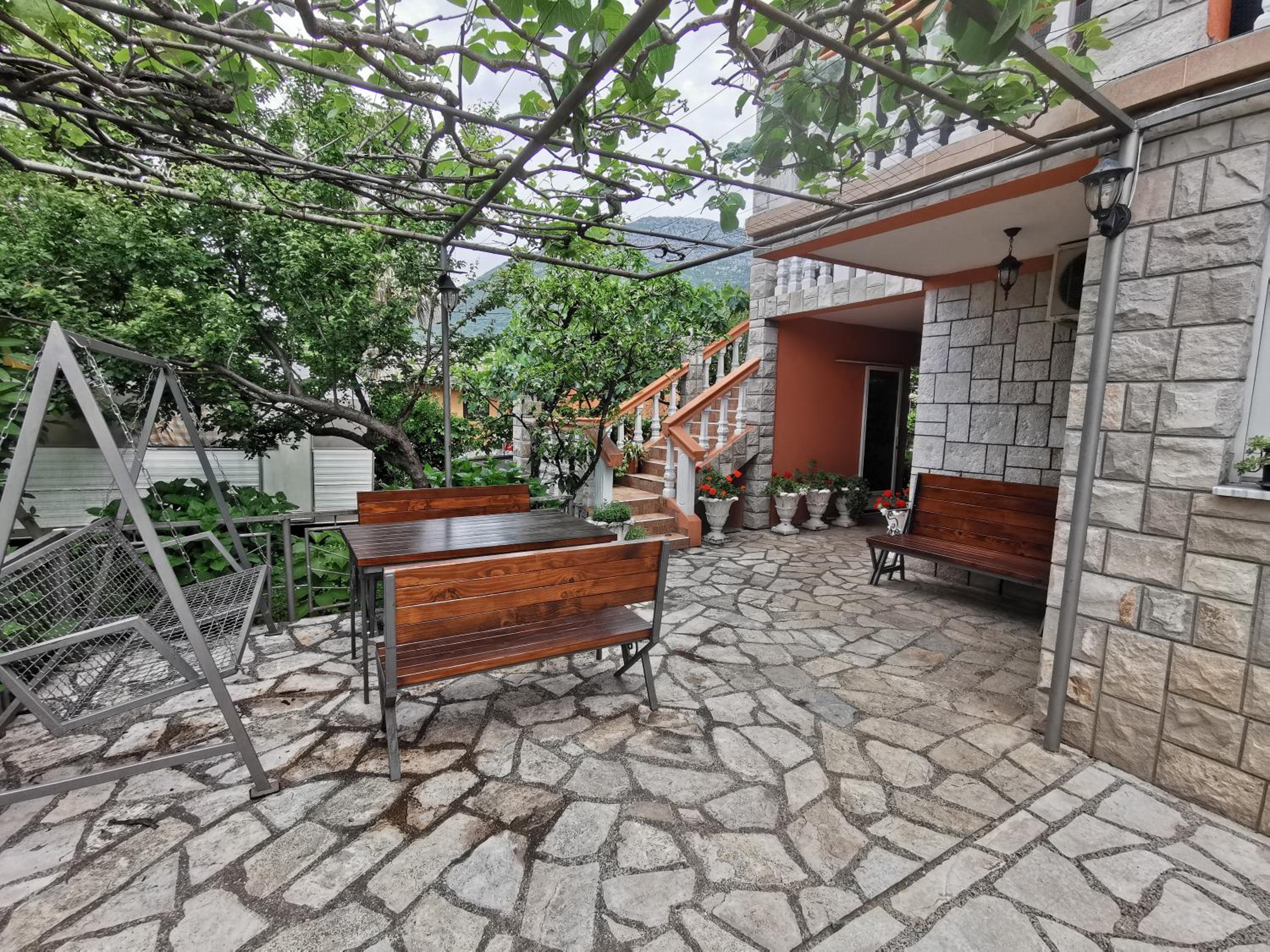 Hotel Bar-Apartman 2 - Image 1