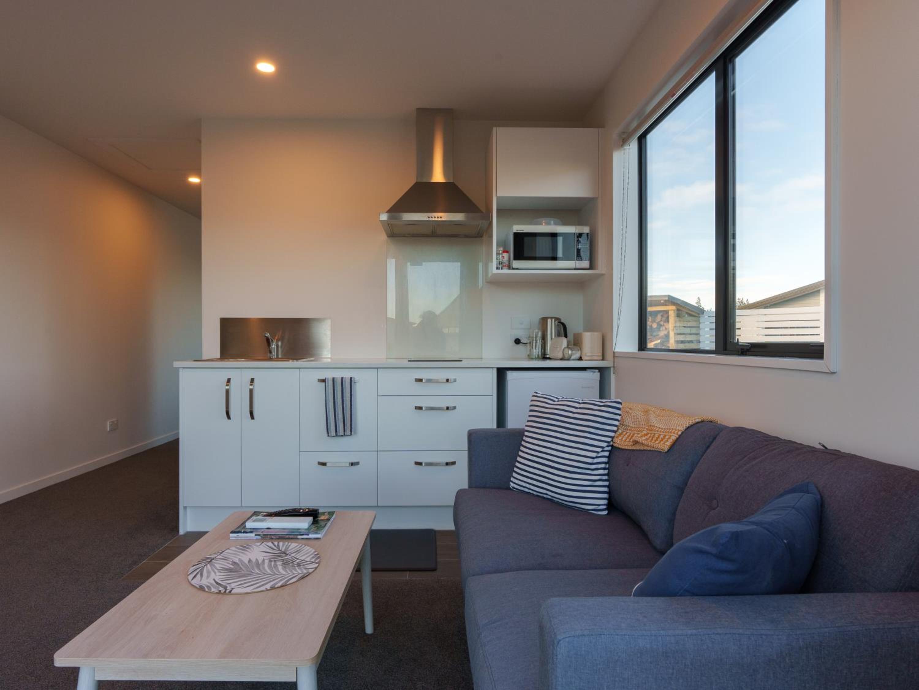 Entire Studio - Rodman 18 - newly furnished