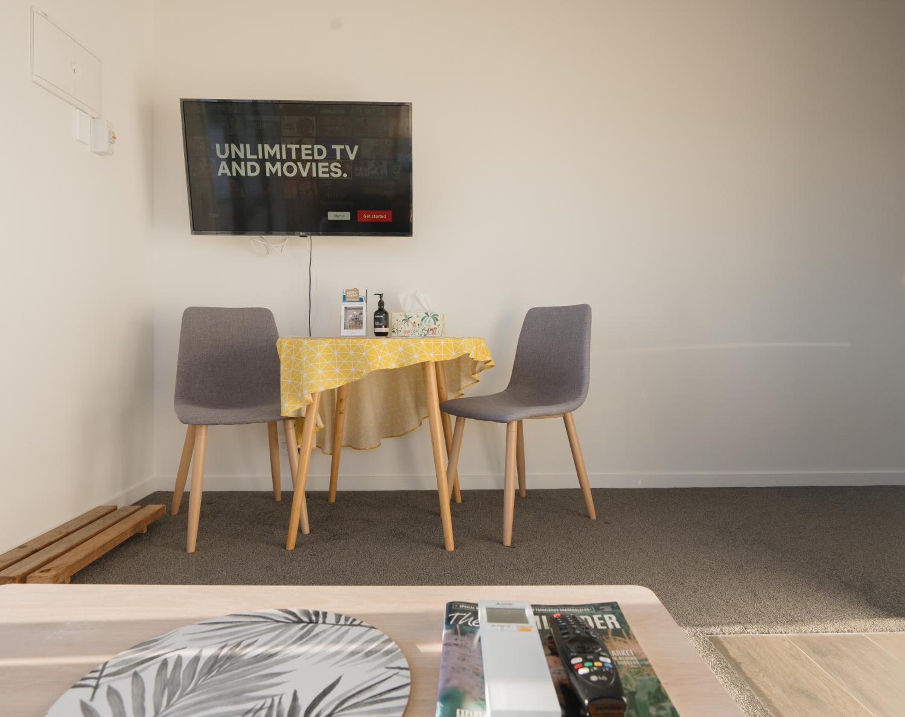 Entire Studio - Rodman 18 - newly furnished