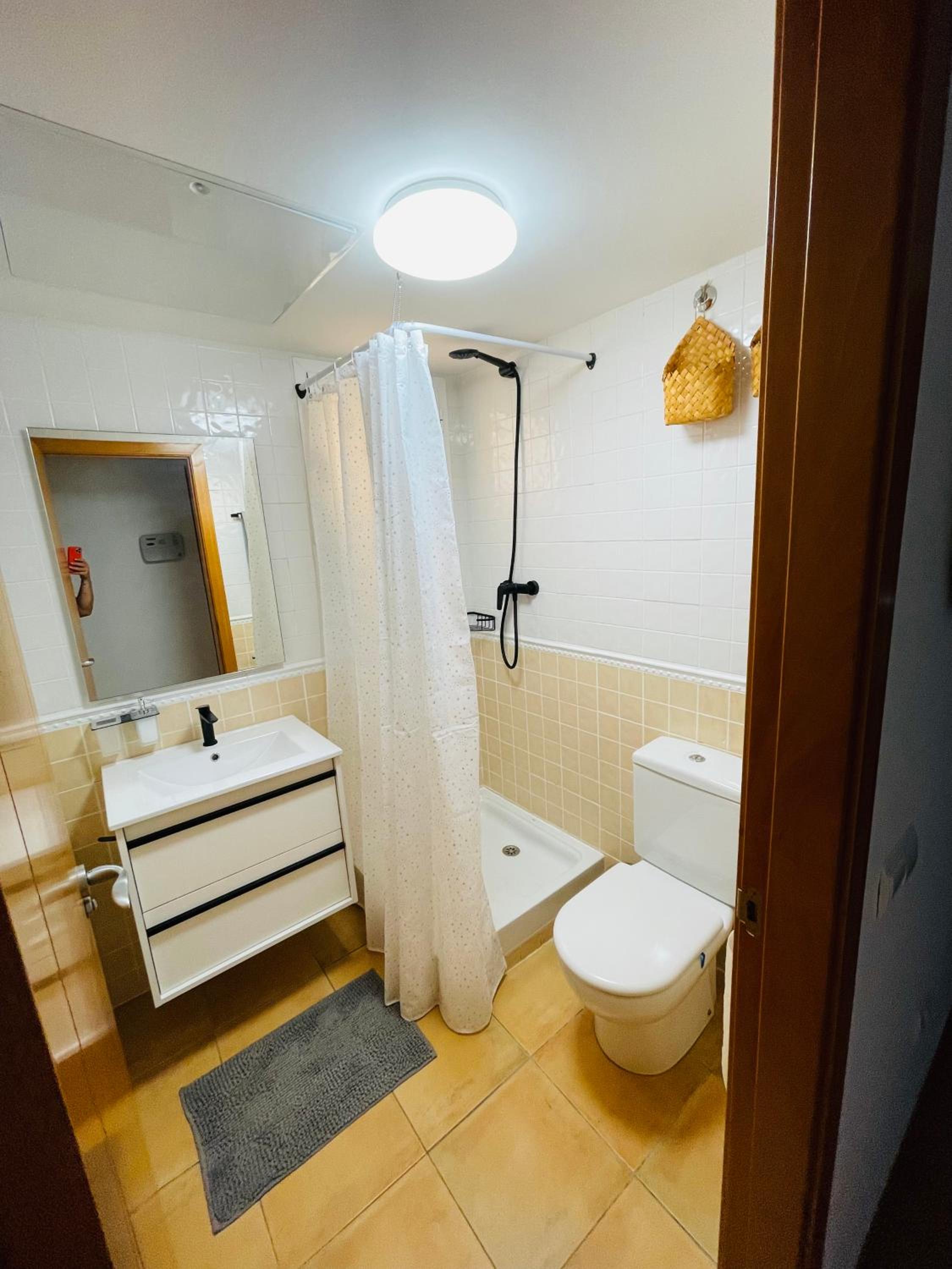 Schöne Unterkunft mit Pool und Terrasse.
