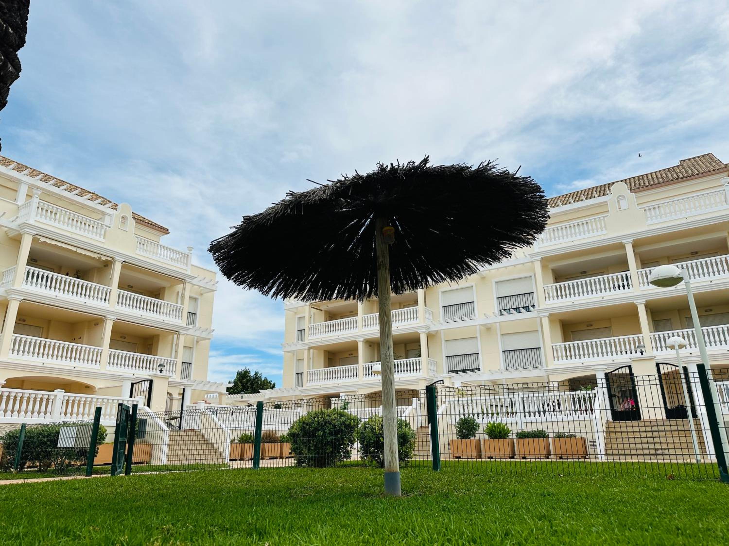 Hotel Schöne Unterkunft mit Pool und Terrasse. - Image 1
