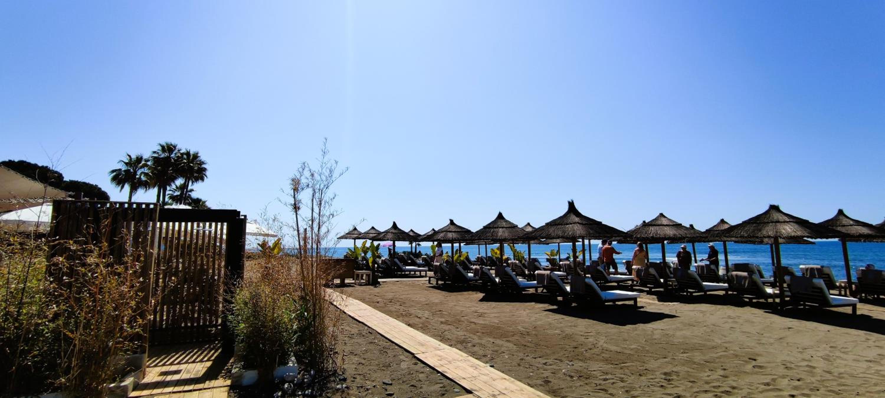 Apartamento con Jardin y Piscina en Playa