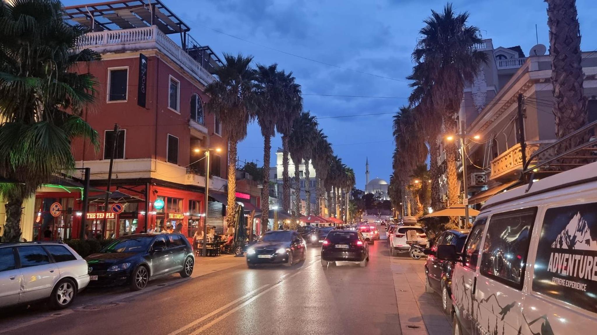 Old Town Boulevard apartment in city center