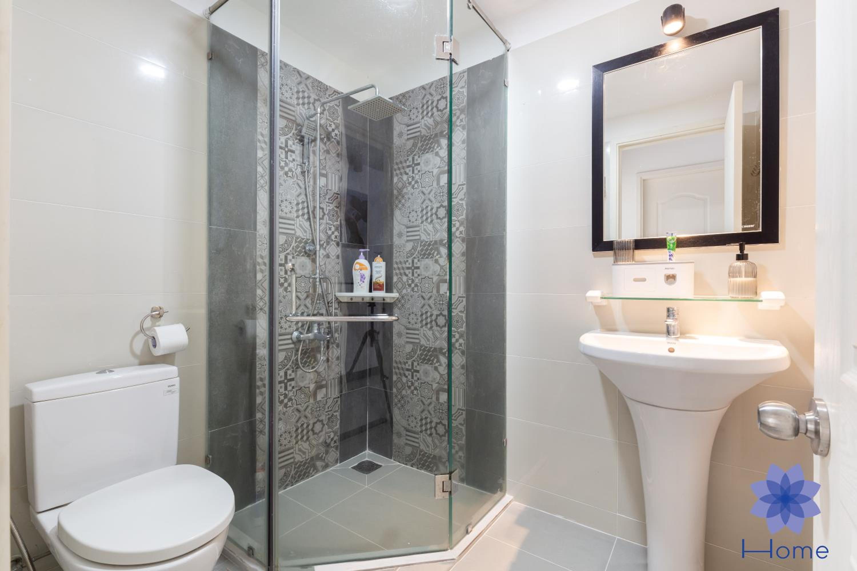 HOME, Apartments for rent in Orchard Park View building w/Free Gym&Pool