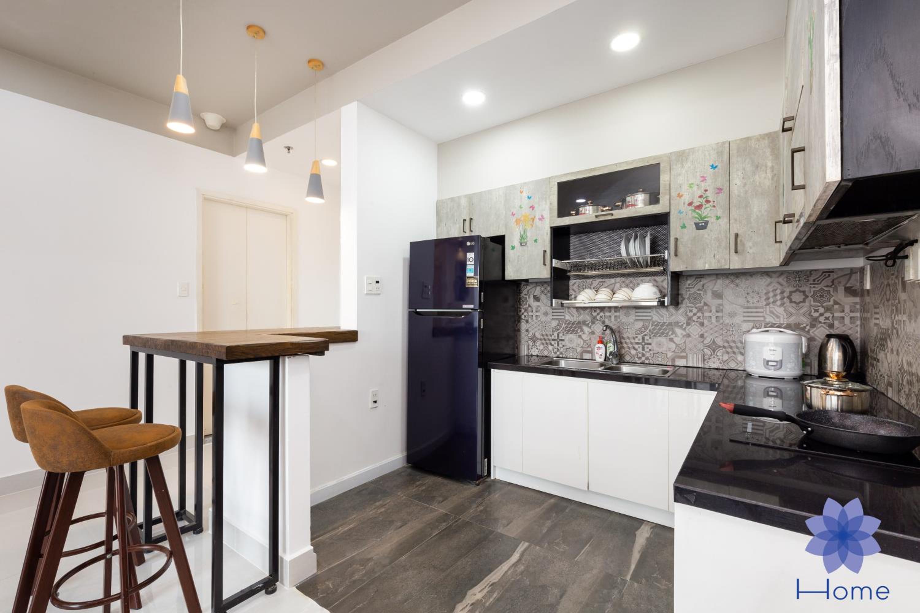 HOME, Apartments for rent in Orchard Park View building w/Free Gym&Pool