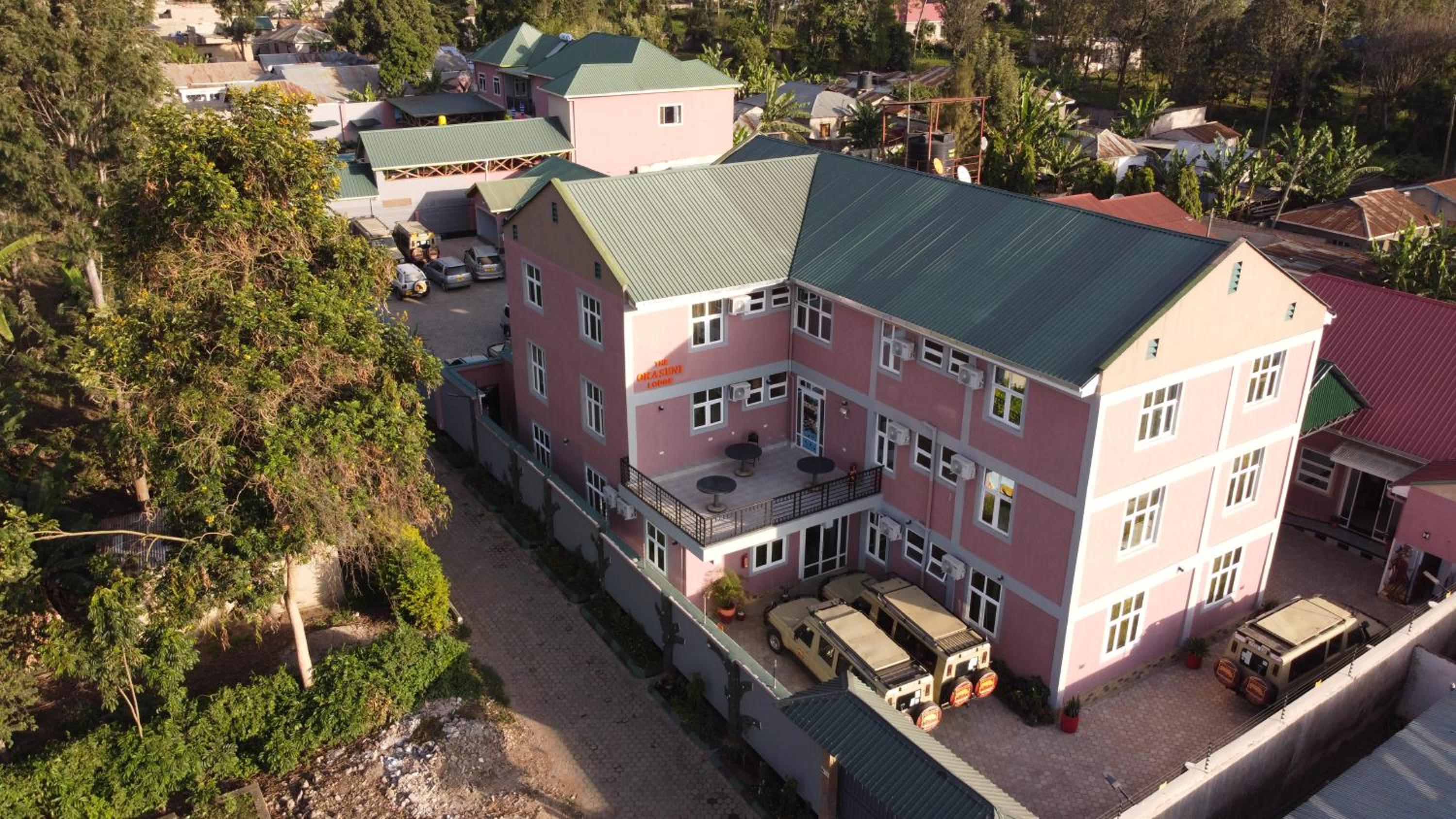 The Okaseni Lodge