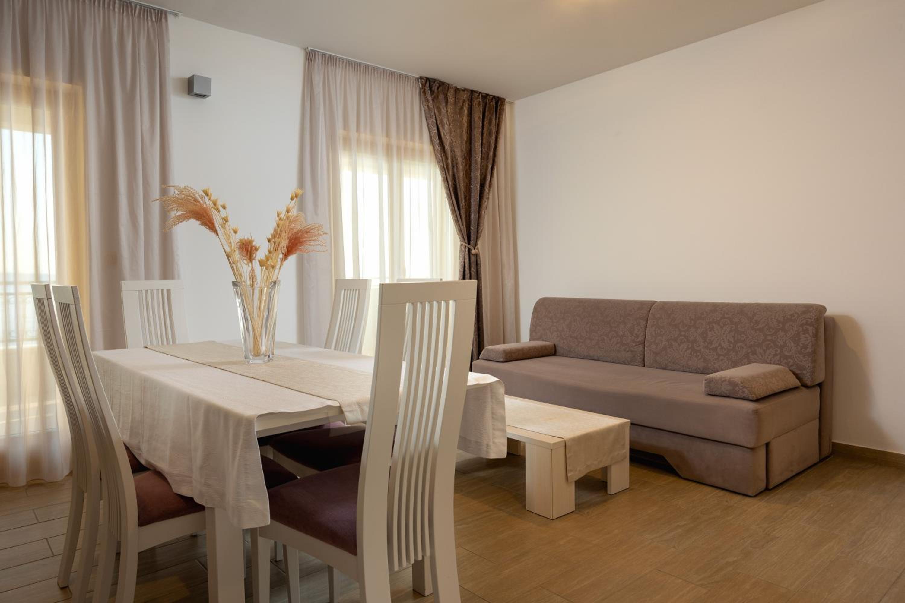 Apartments Lea