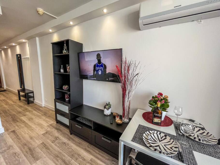 Playa De Las Americas Tenerife Cosy 1 Bedroom With a Ocean View Air Conditioning view 2