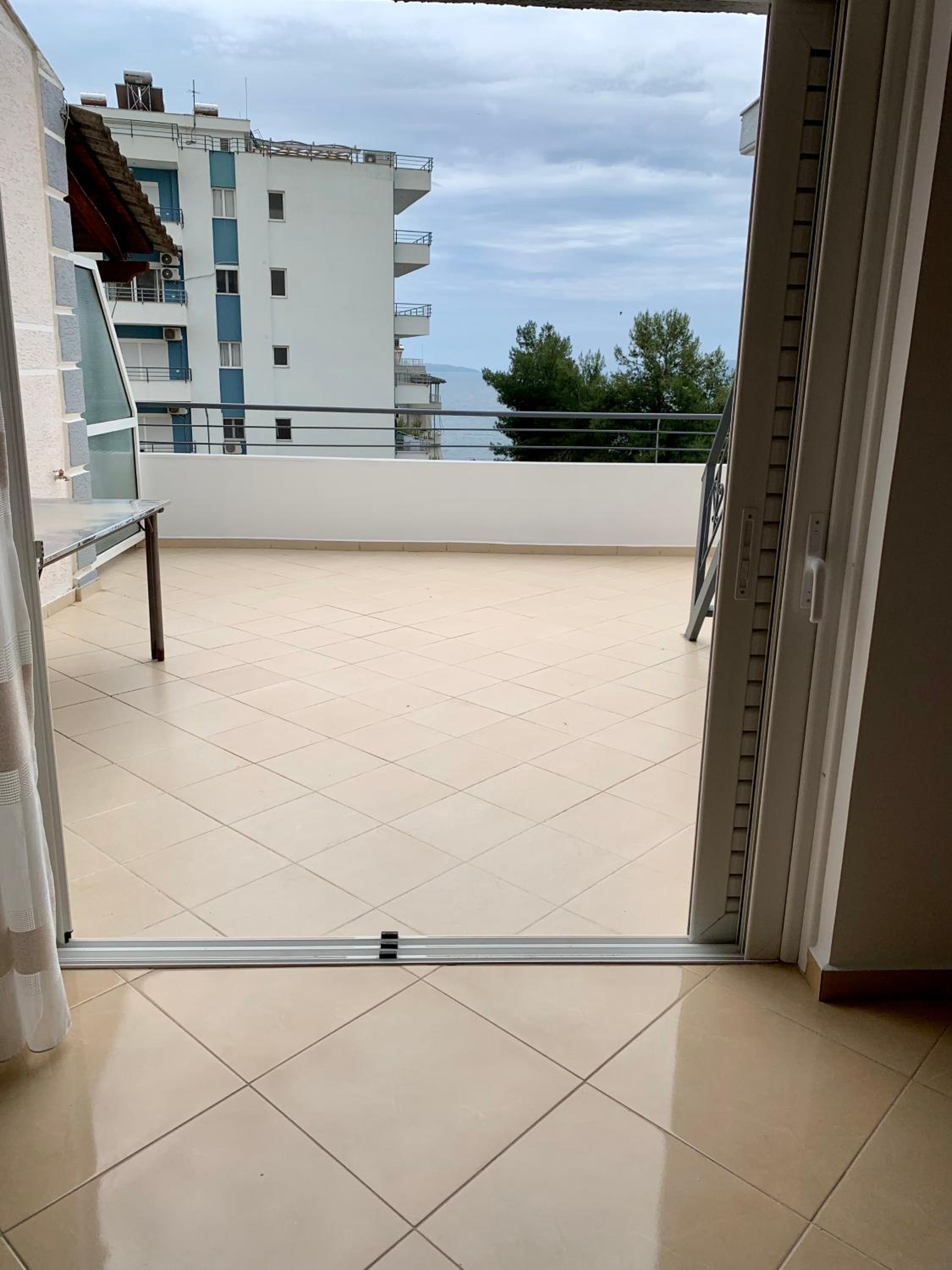 Bardhi Apts