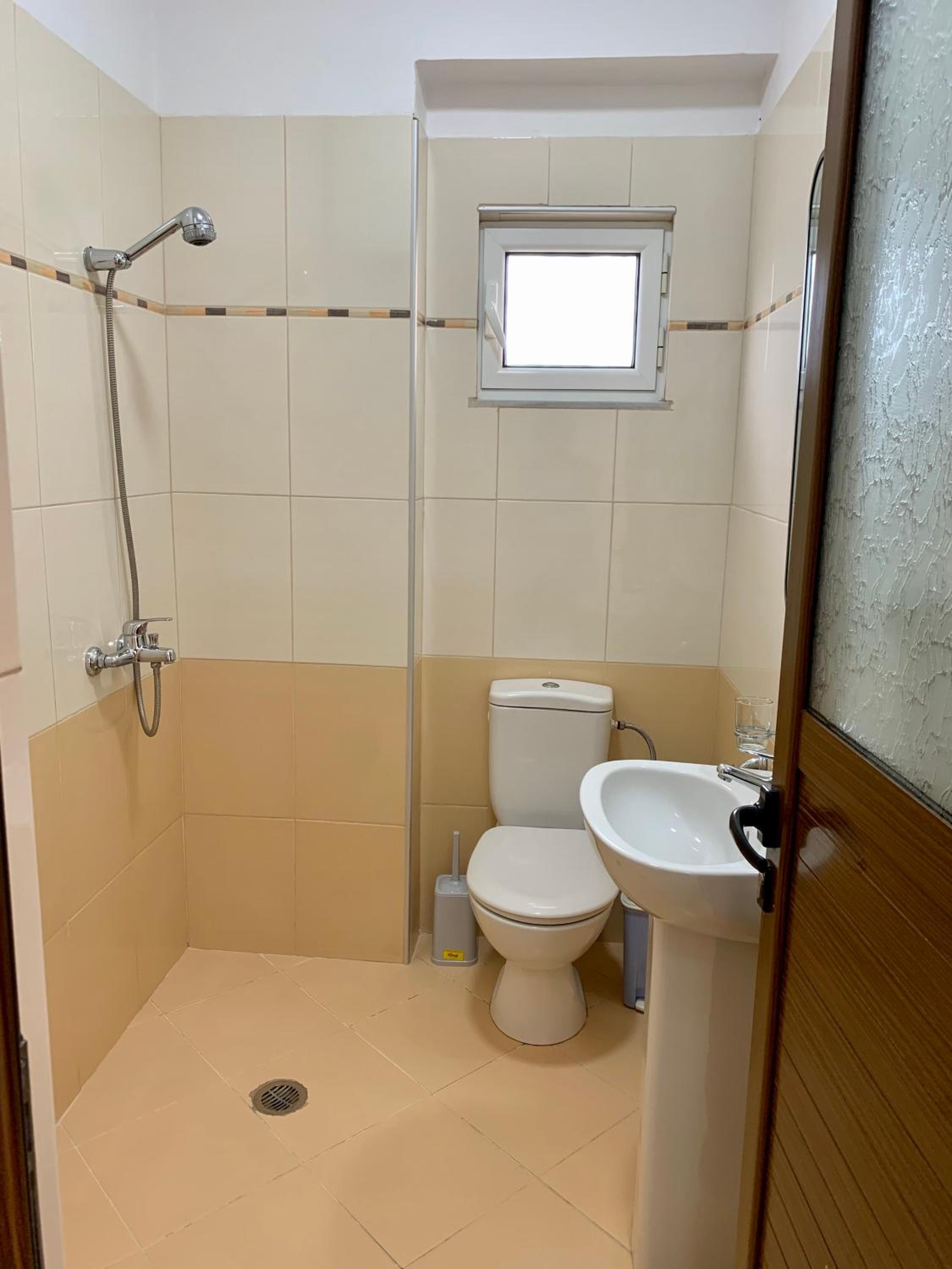 Bardhi Apts