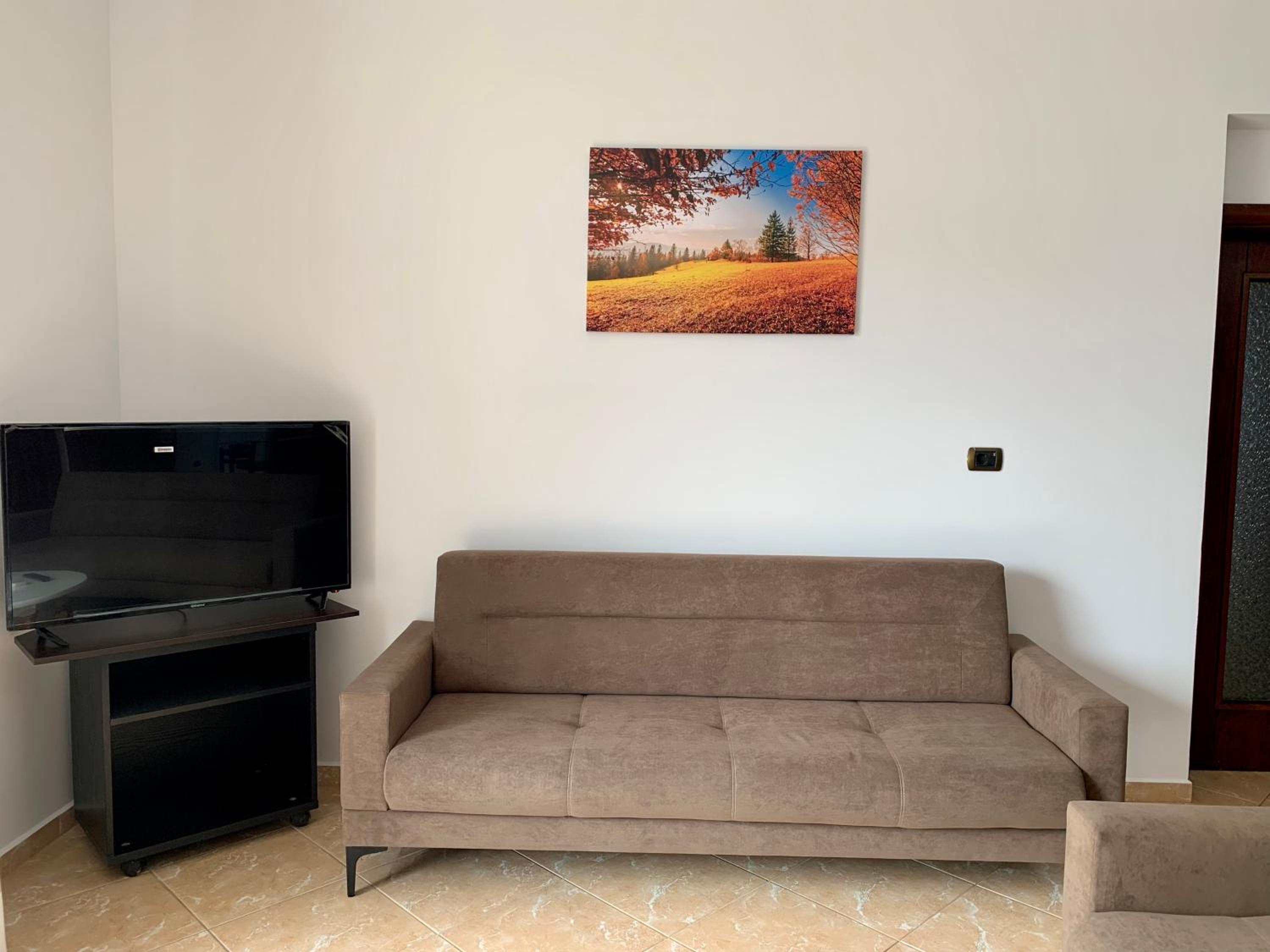 Bardhi Apts