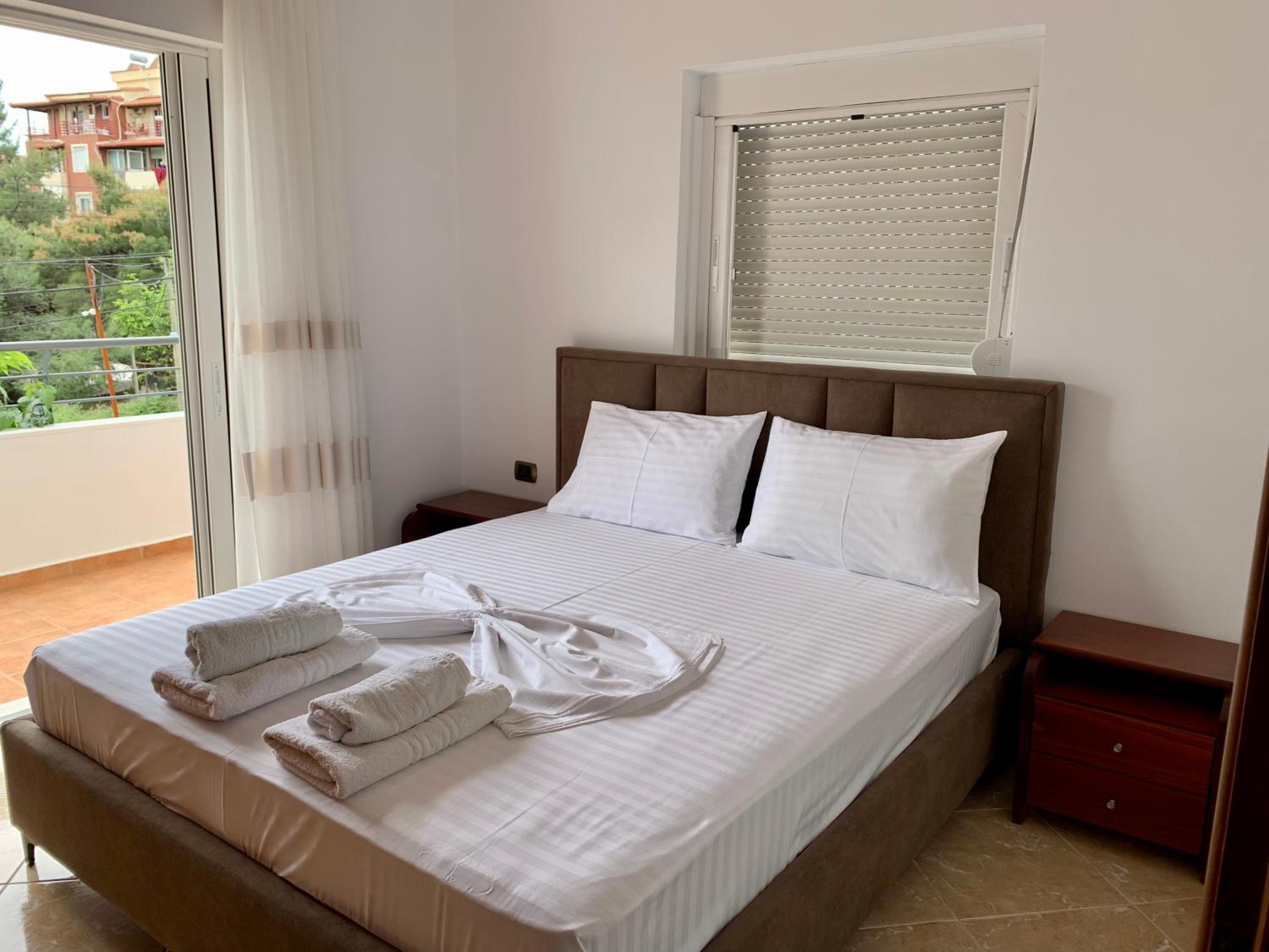 Bardhi Apts