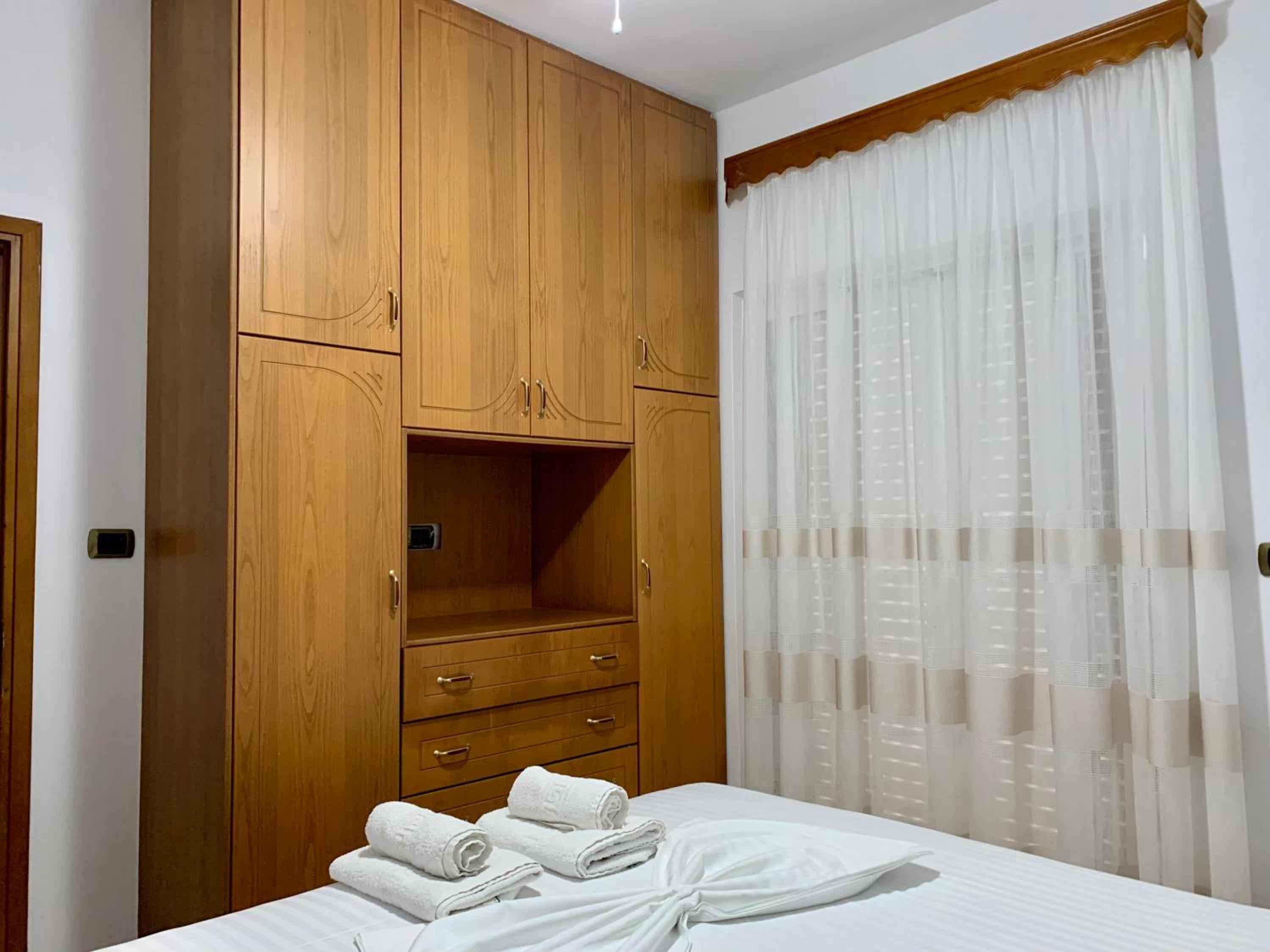 Bardhi Apts