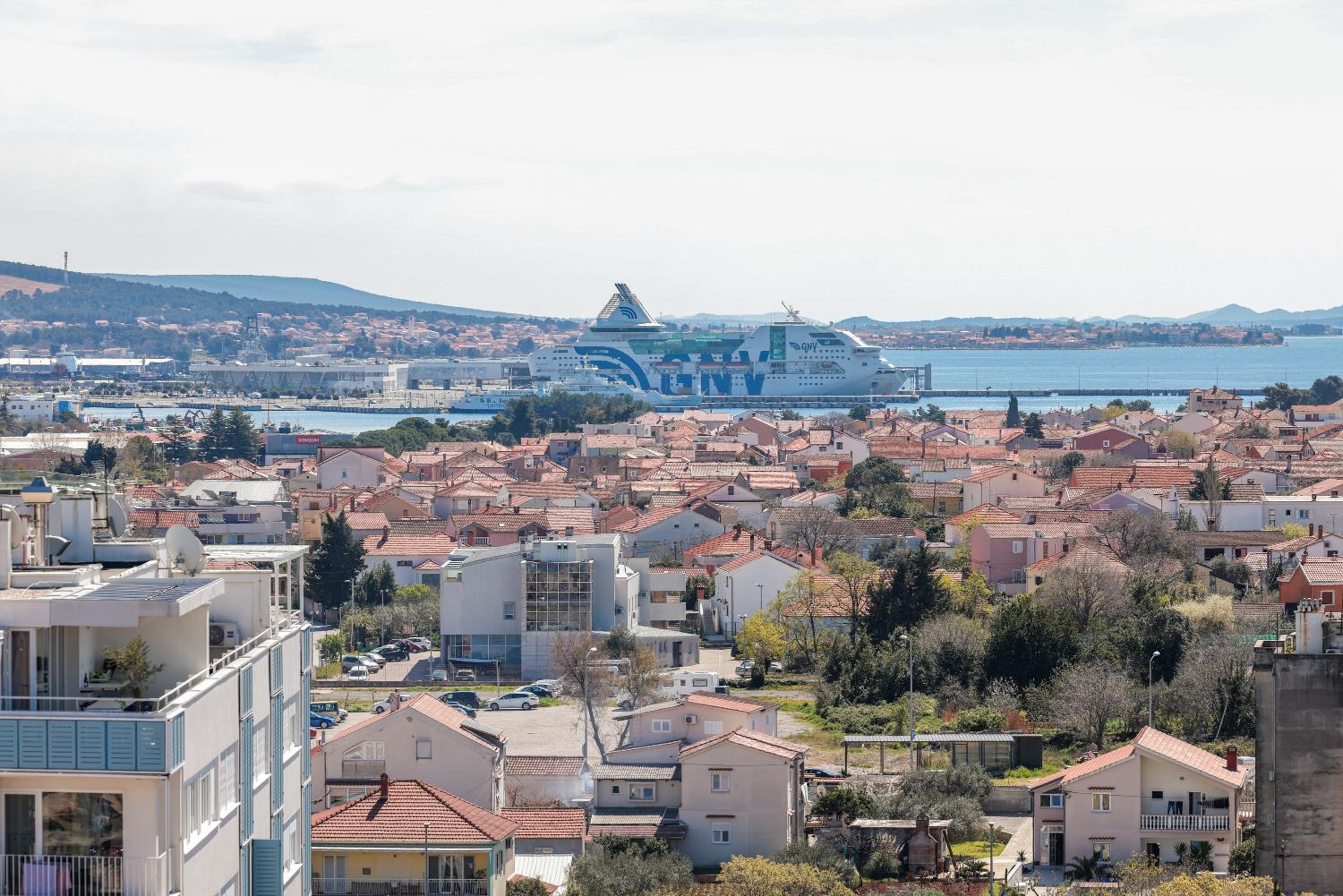 Beach Days-Panoramic city/sea view apartment view 2