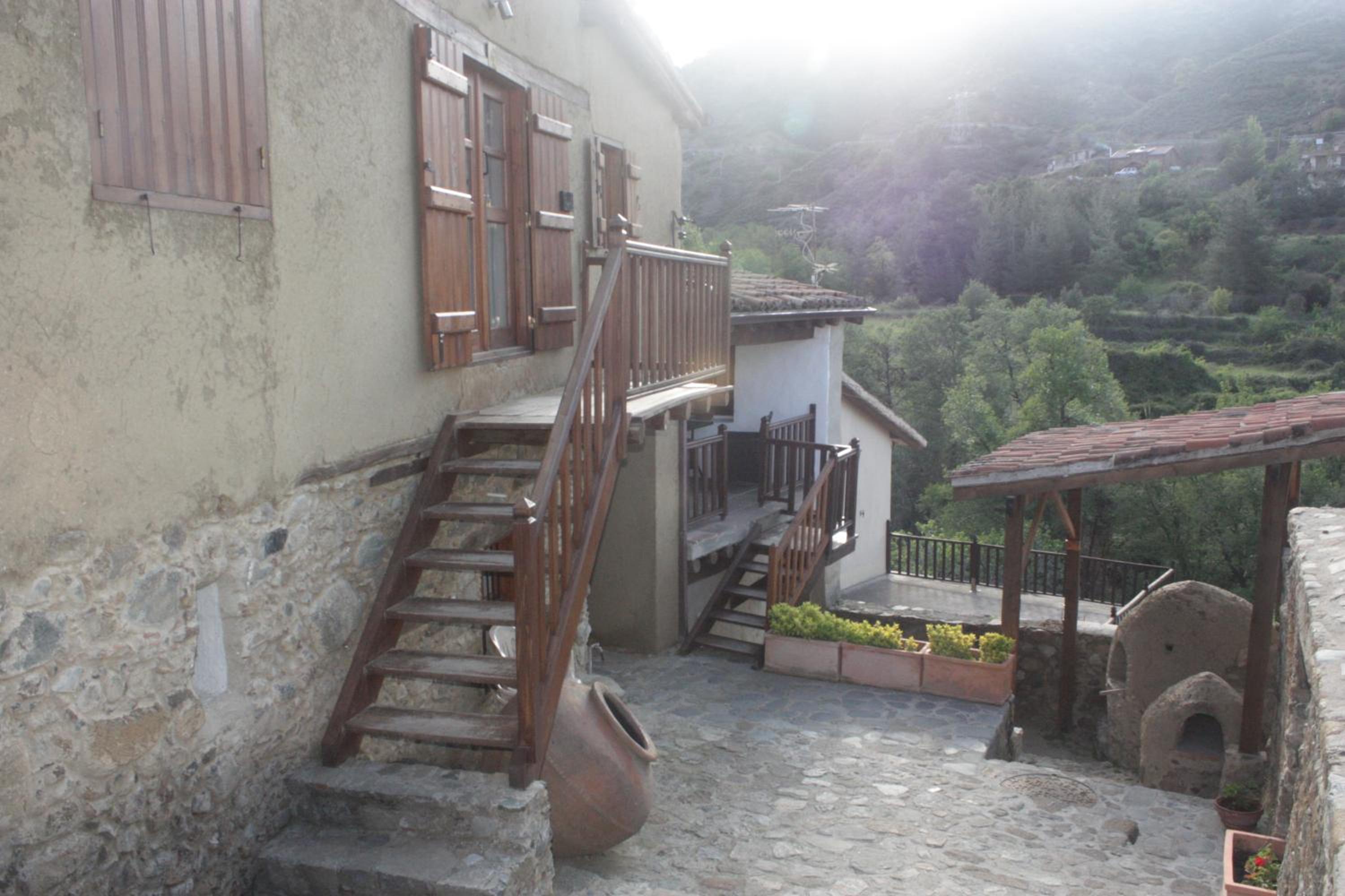 Photo 51