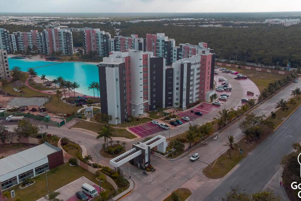 DR02 Departamento Moderno con Vista a la Laguna en Dream Lagoons