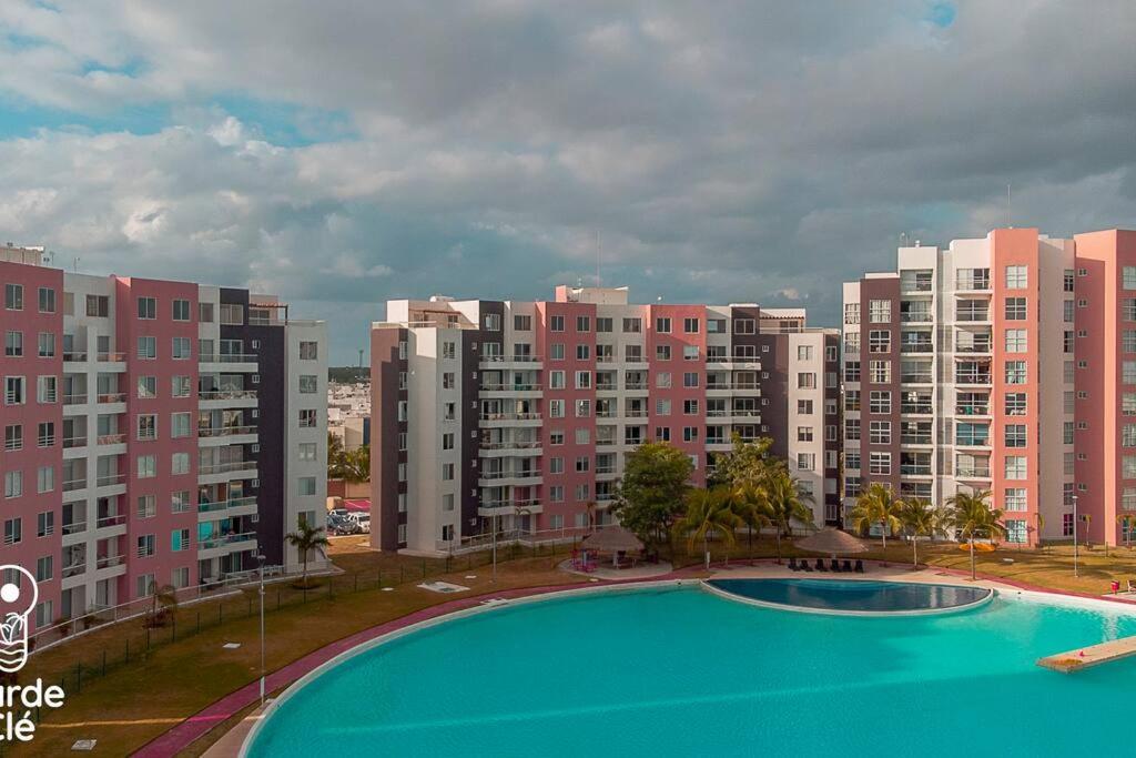 DR02 Departamento Moderno con Vista a la Laguna en Dream Lagoons