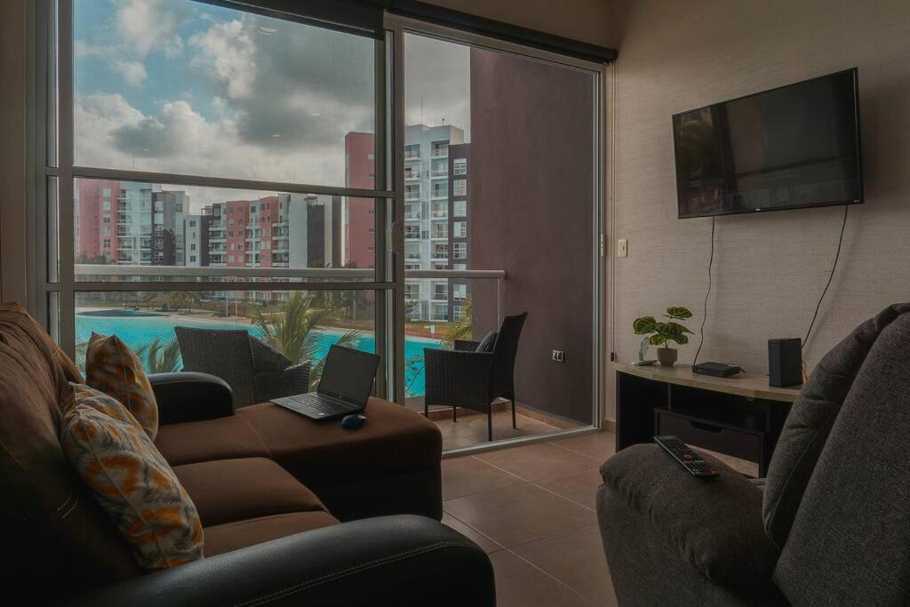 DR02 Departamento Moderno con Vista a la Laguna en Dream Lagoons