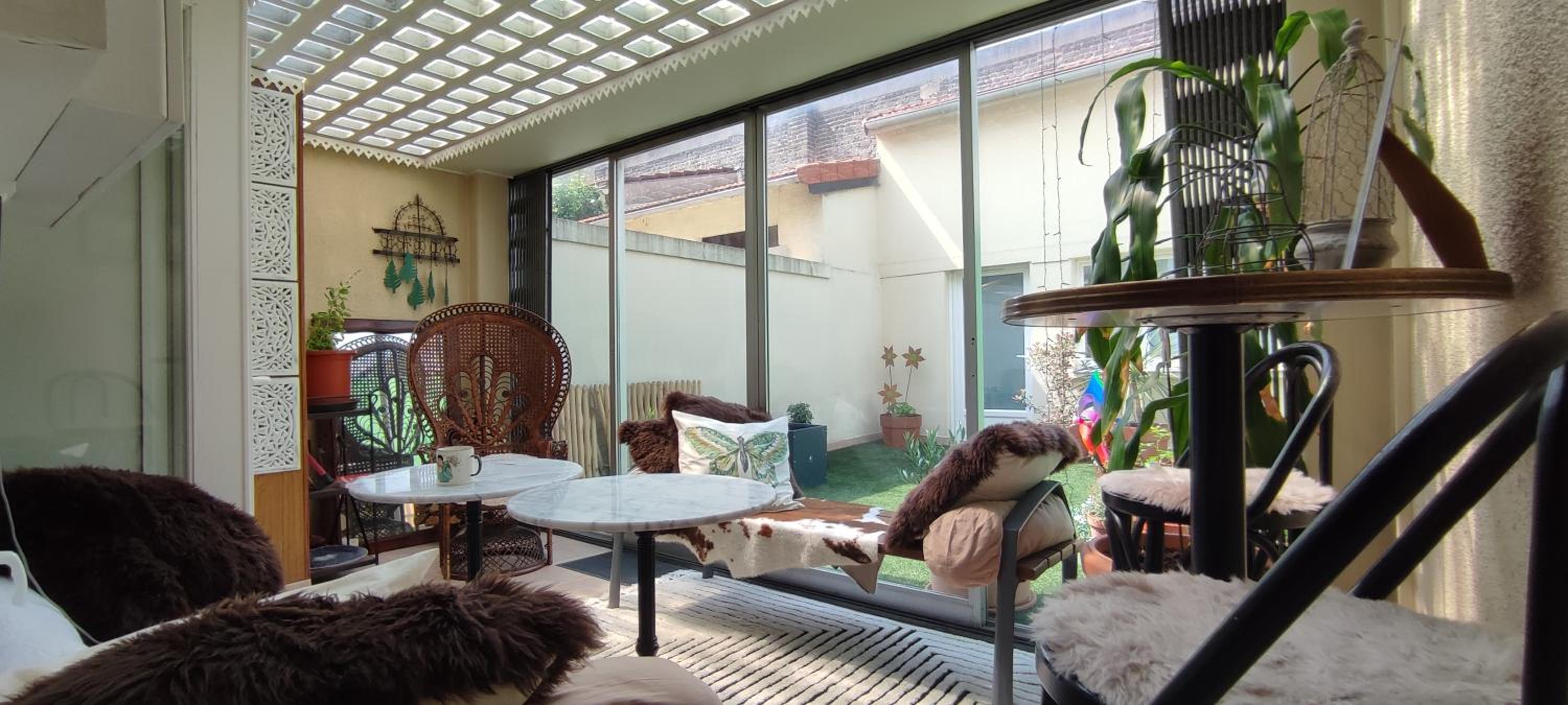 PARIS AUTHENTIC HOUSE Entier 1920's House, For Groups, Métro Line 7 station Porte d'Ivry
