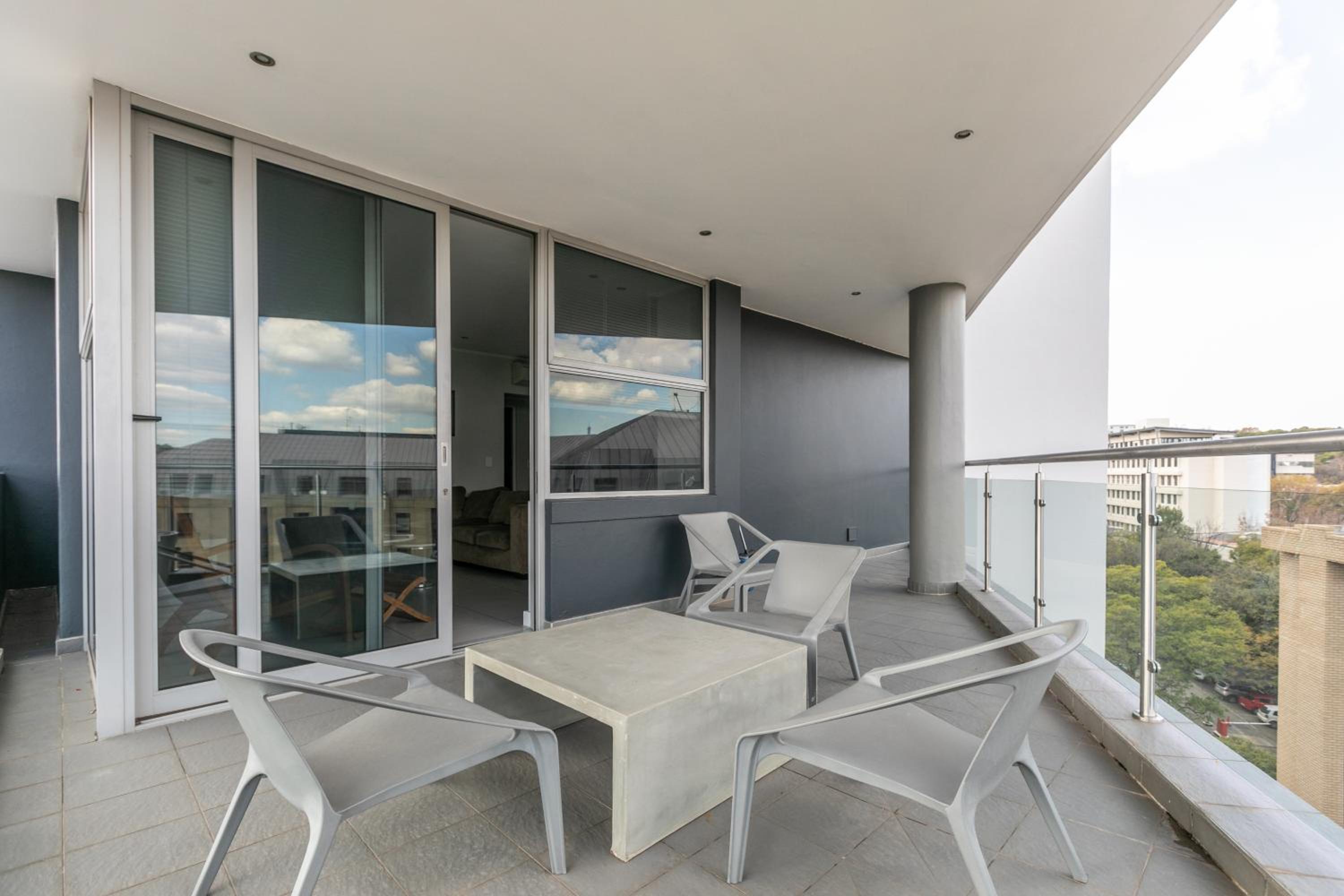 KMG Apartments at The Apex